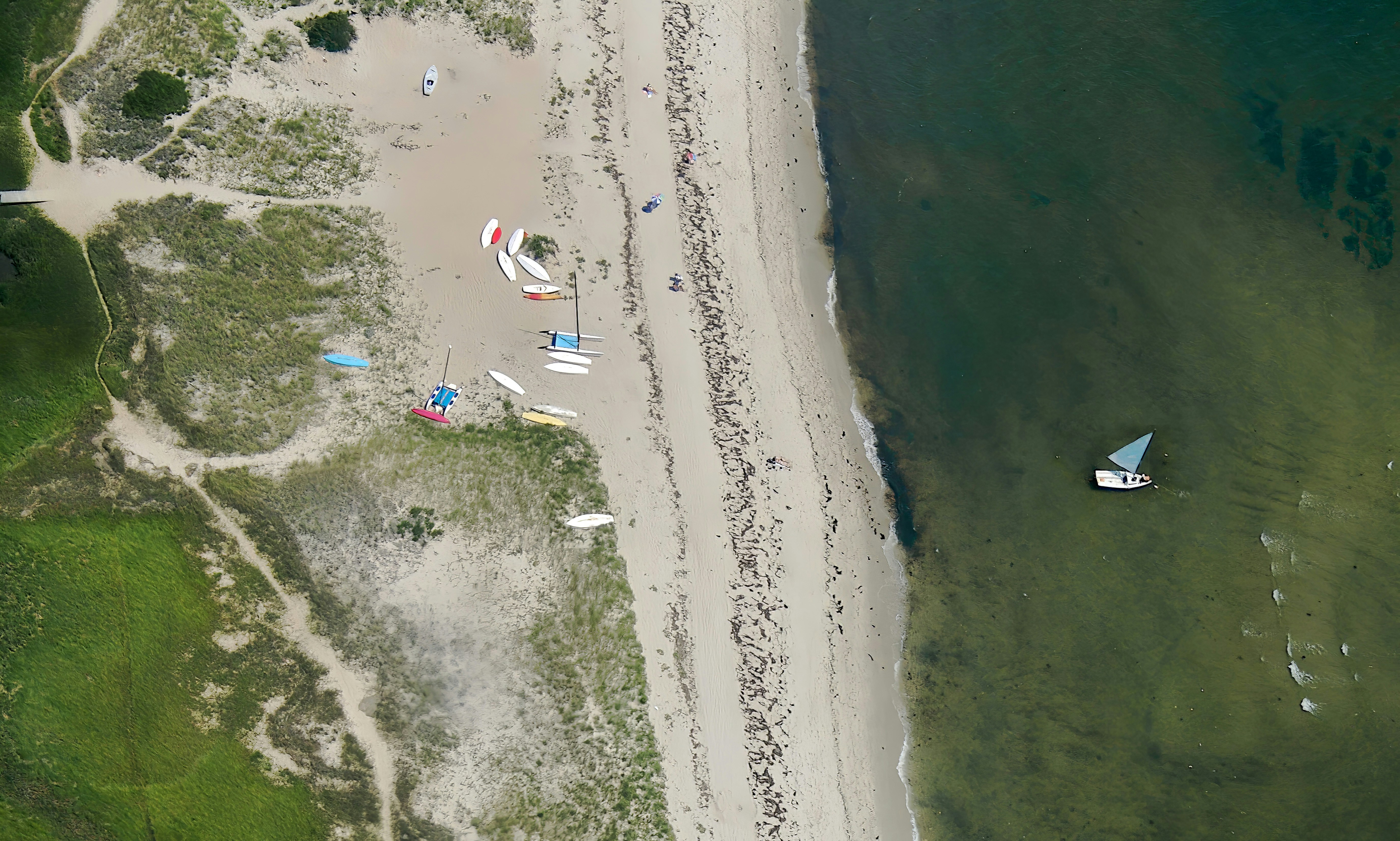 Photo by chrisseufert