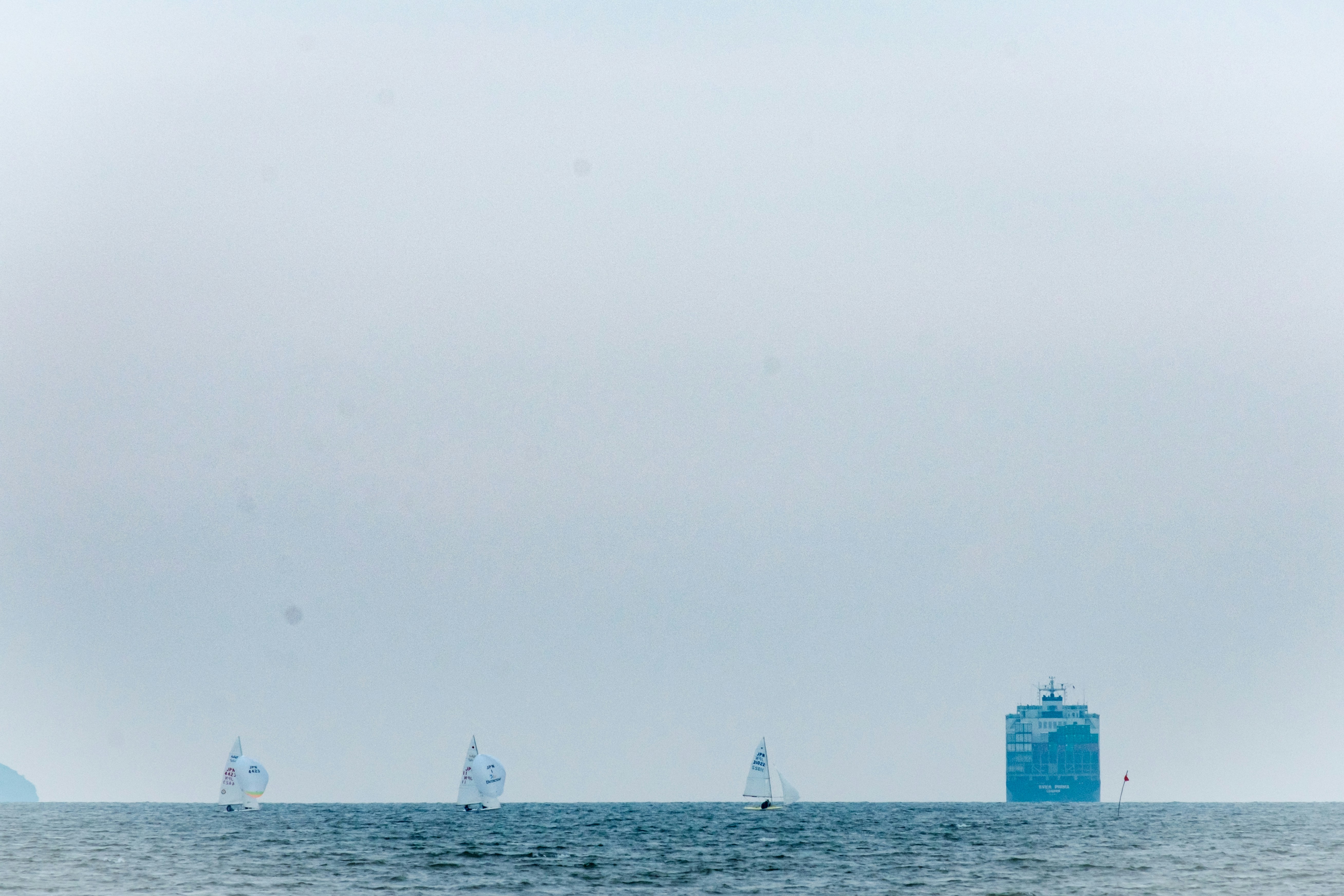 Rusia intensifica la ofensiva en el mar Negro para asfixiar las rutas bélicas y comerciales de Kiev