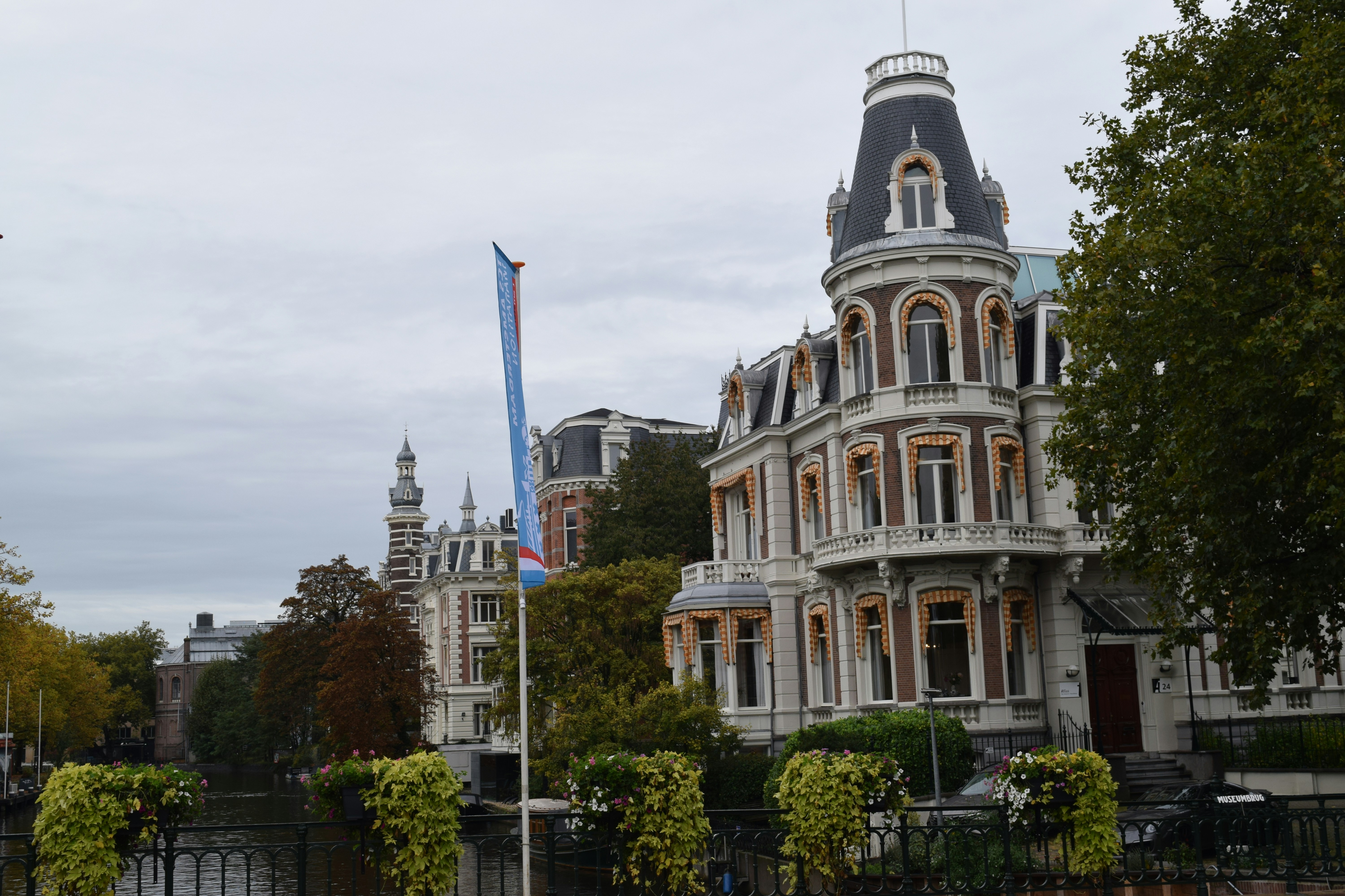 Photo by davidespinarincon