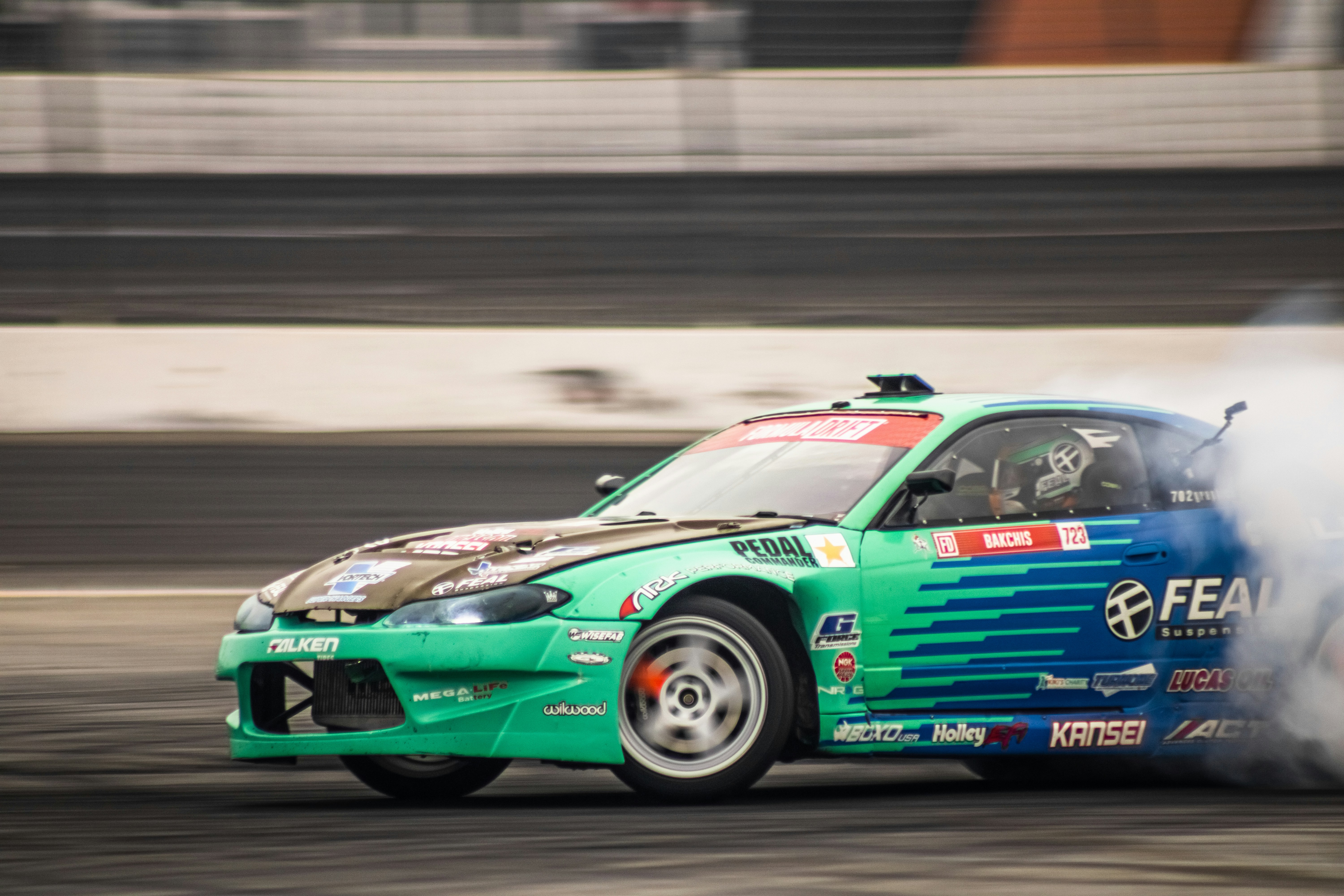 トラック上のレースカー
