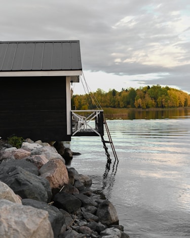 Seasonal cottage with private water access on Gloucester Pool, real estate snapshot.