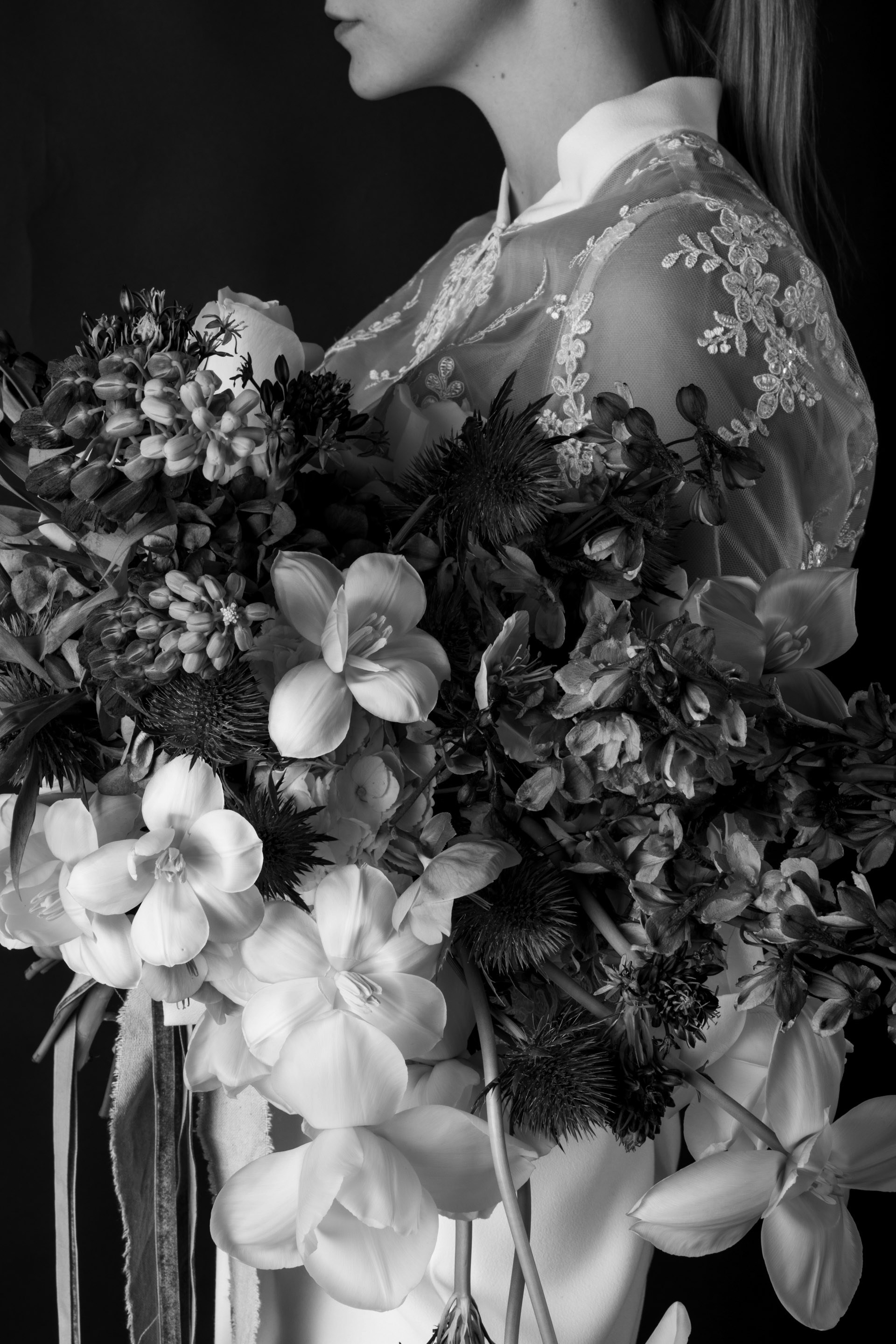 A person wearing a white dress photo – Free Fashion Image on Unsplash