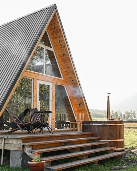 Contemporary woodland lodge with hot-tub decking near St Ives