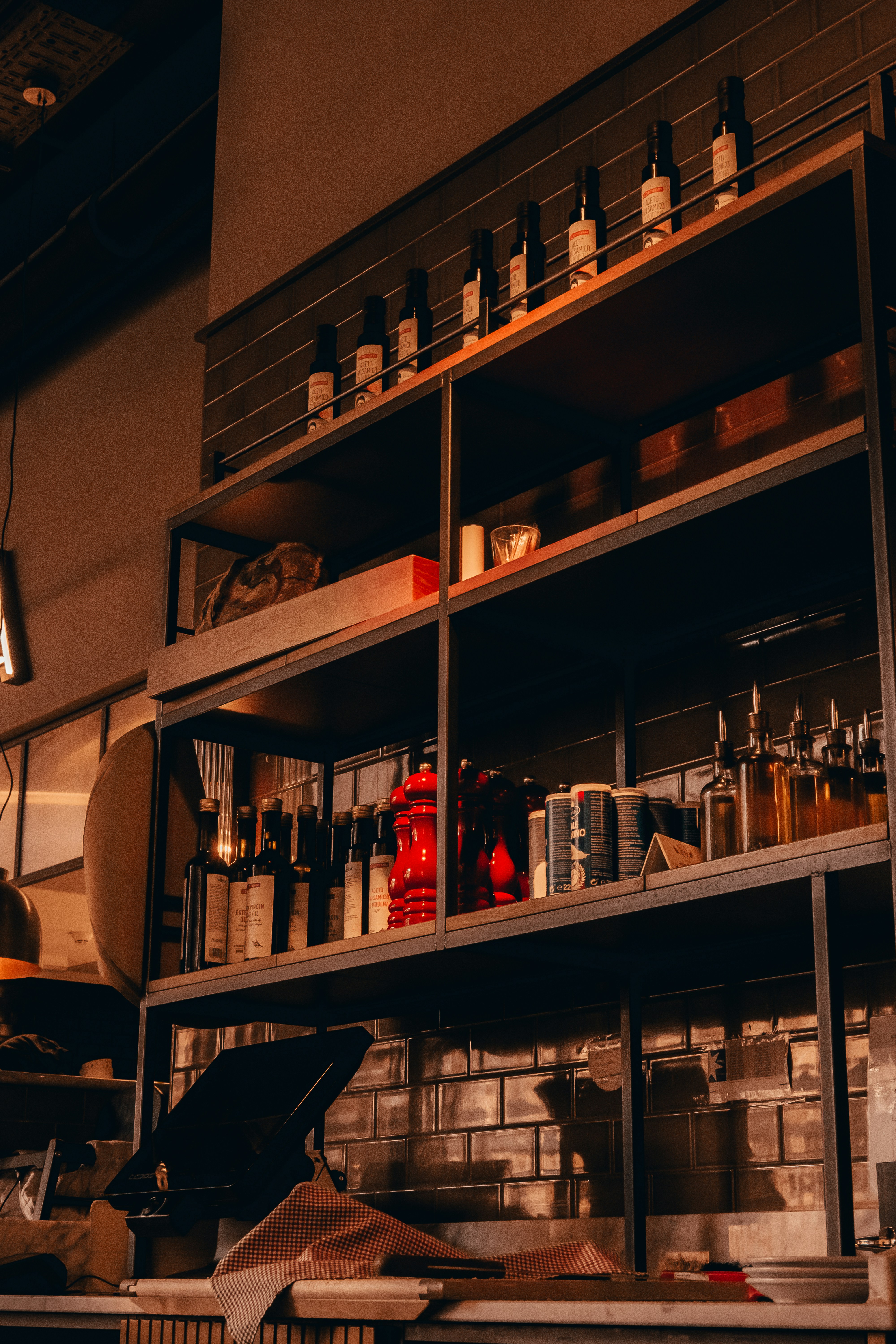 Photo by k_sariwating