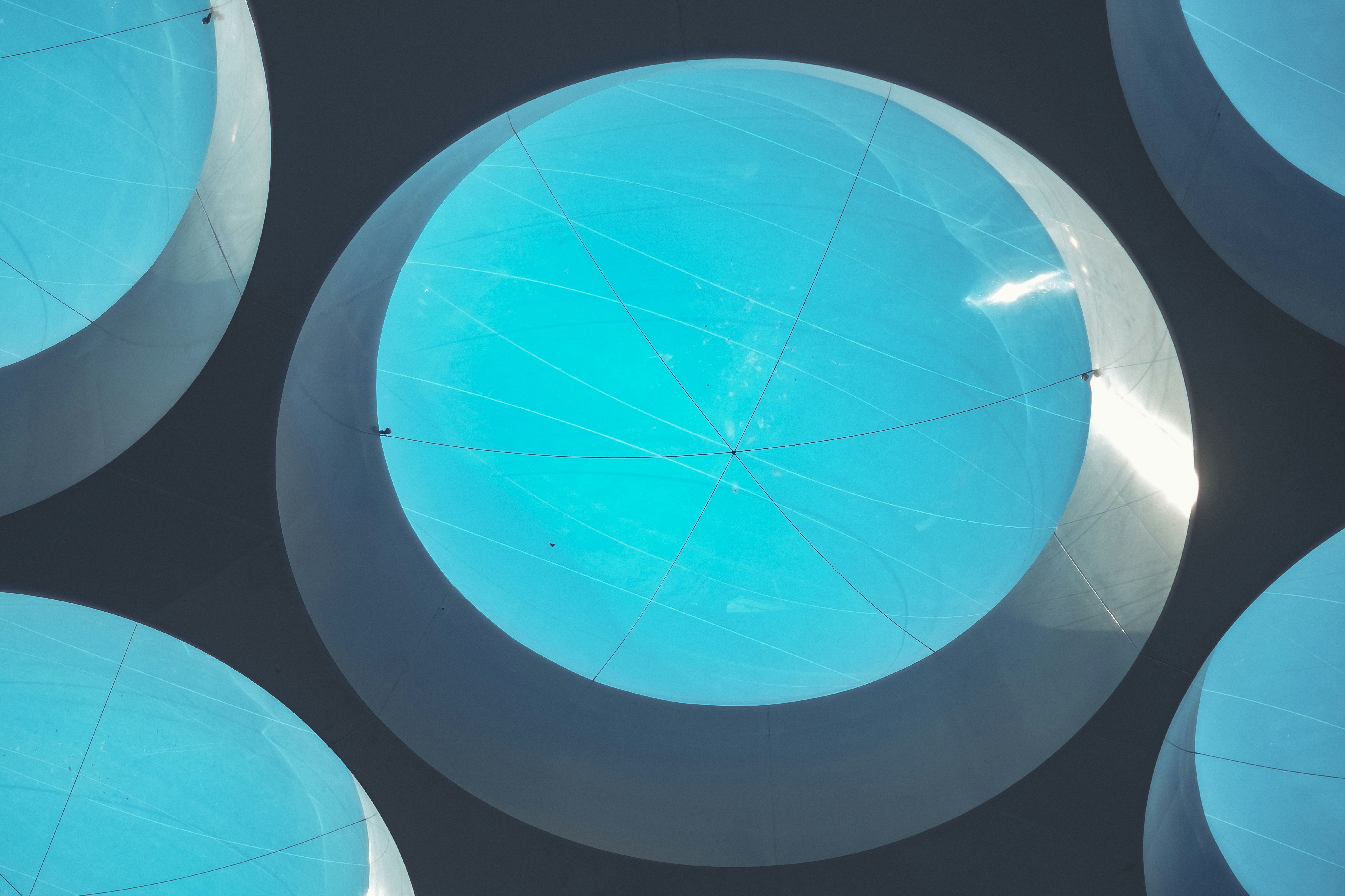 Photo by k_sariwating