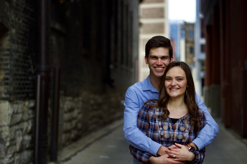 Abrazo entre personas pansexuales