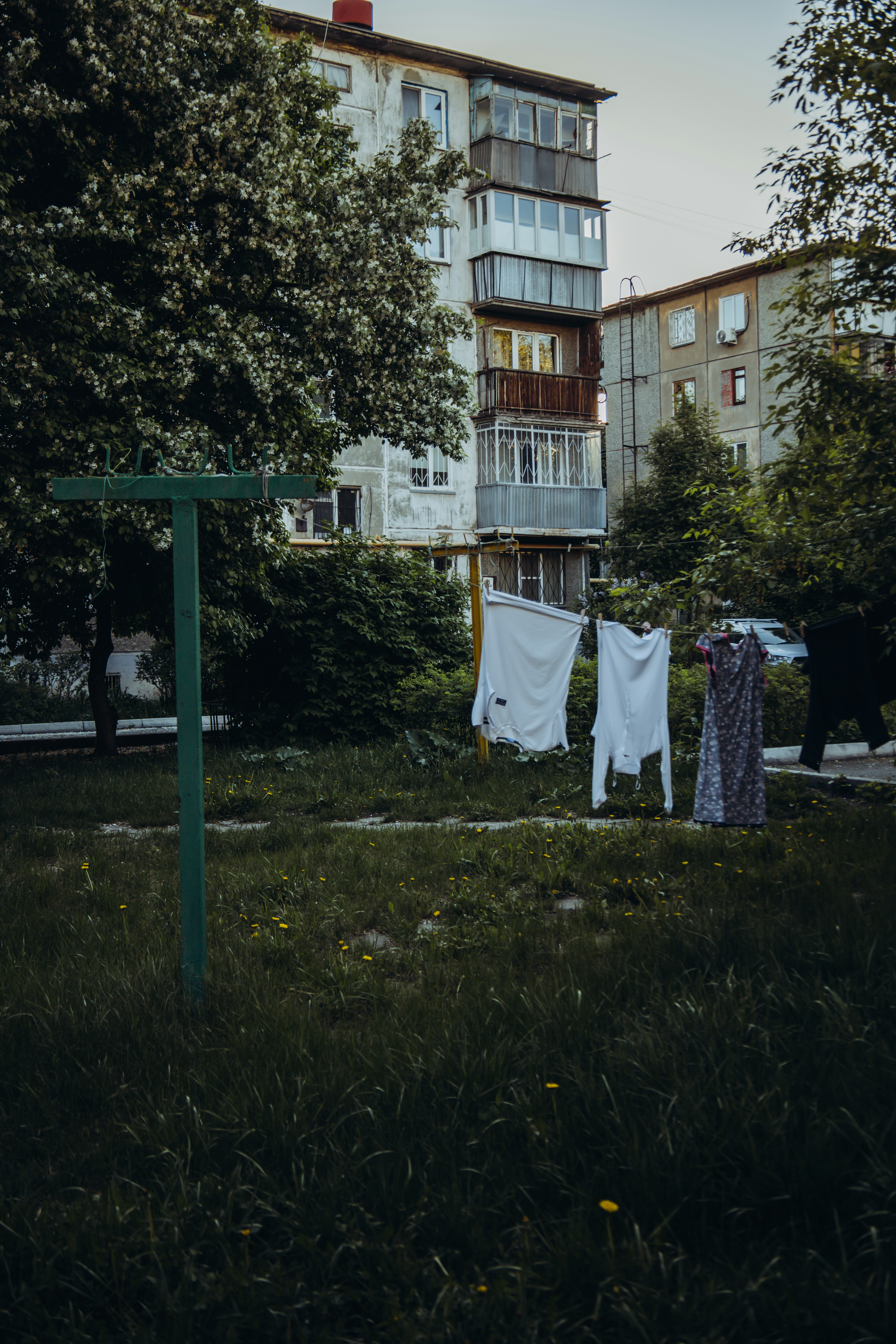 photo-1667059979433-4c08ced4b650?ixid=M3wxMjA3fDB8MXxzZWFyY2h8MTF8fHBvd2VyJTIwd2FzaGluZyUyMG5lYXJieXxlbnwwfHx8fDE3NTA2NTAwOTB8MA\u0026ixlib=rb-4.1.0