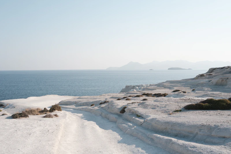 Witte rotsen van Sarakiniko op Milos