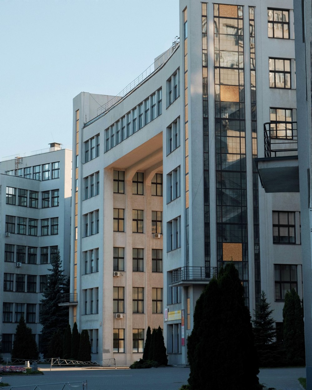 a building with many windows