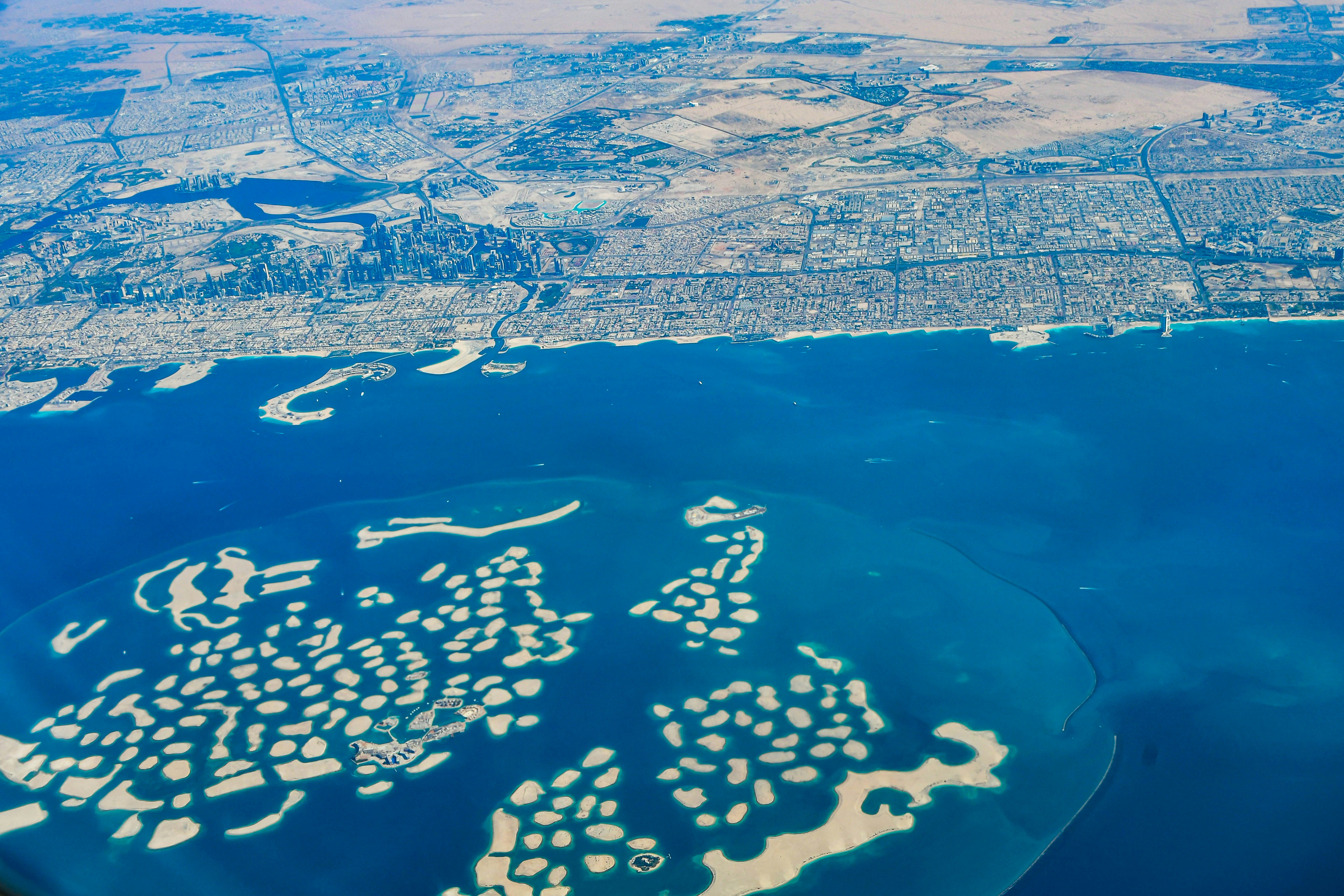Aerial view of a large body of water photo – Free Dubai - united arab