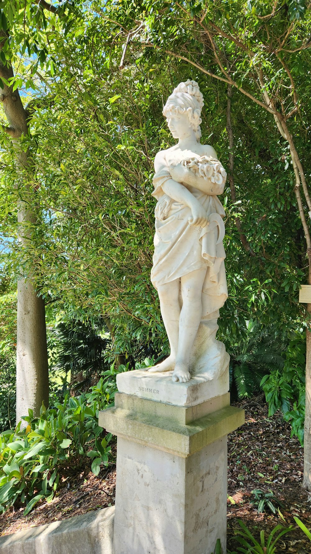 a statue of a person