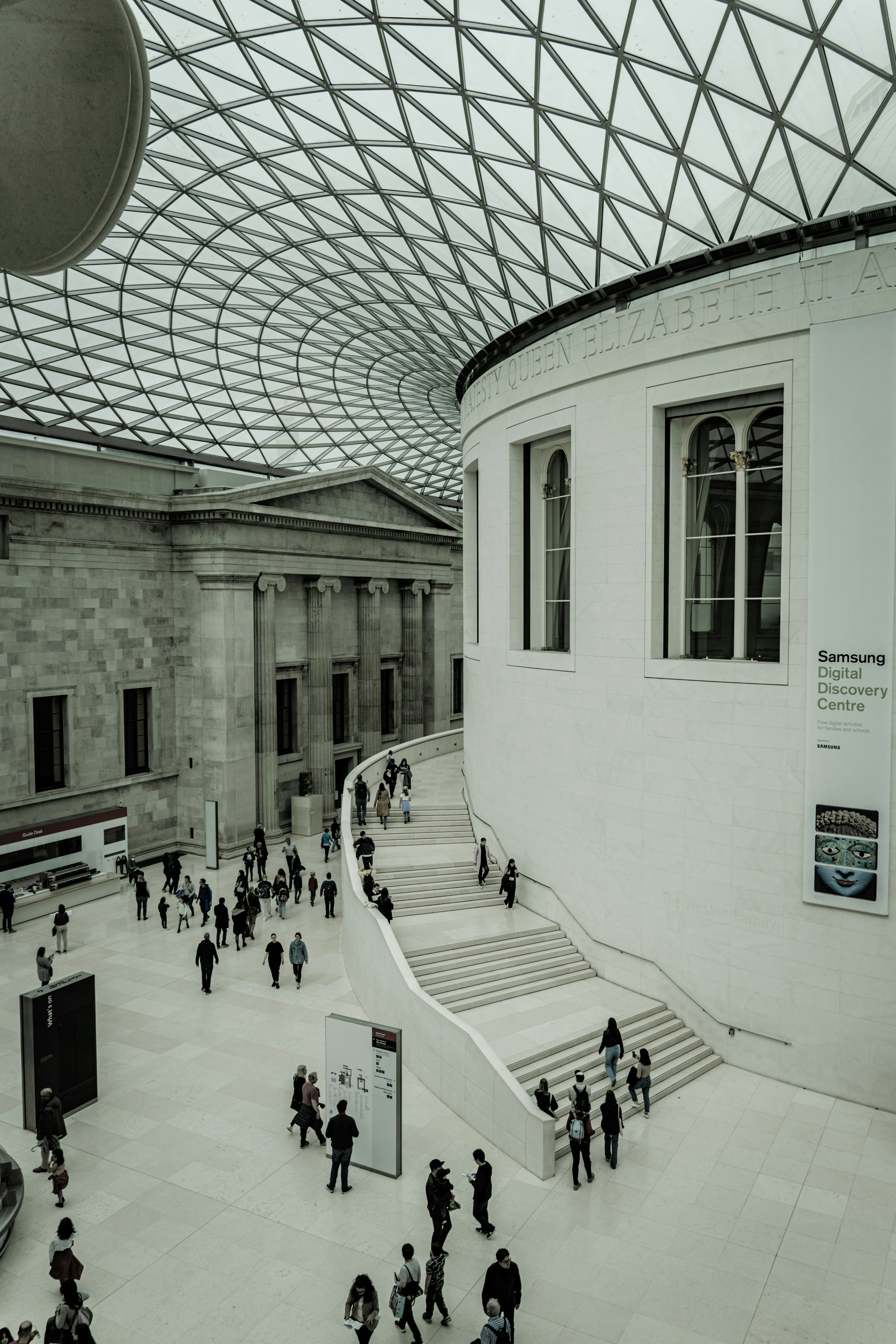 Peter in Plunder-land: The British Museum (London) | Peter's Big Adventure, image size:3000x4500