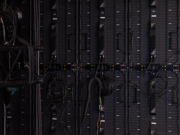 Guide: Dedicated Server Setup Time: Instant Provisioning vs Custom Builds