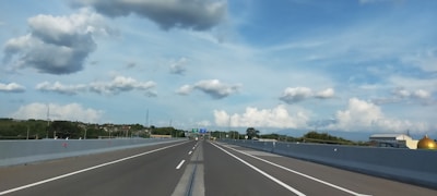 A scenic view of a highway connecting Dubai and Iraq.