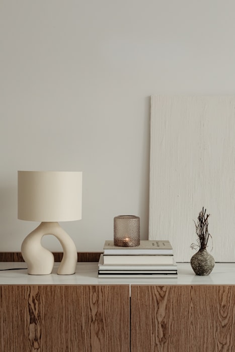 The Vaan sculptural table lamp in cream ceramic