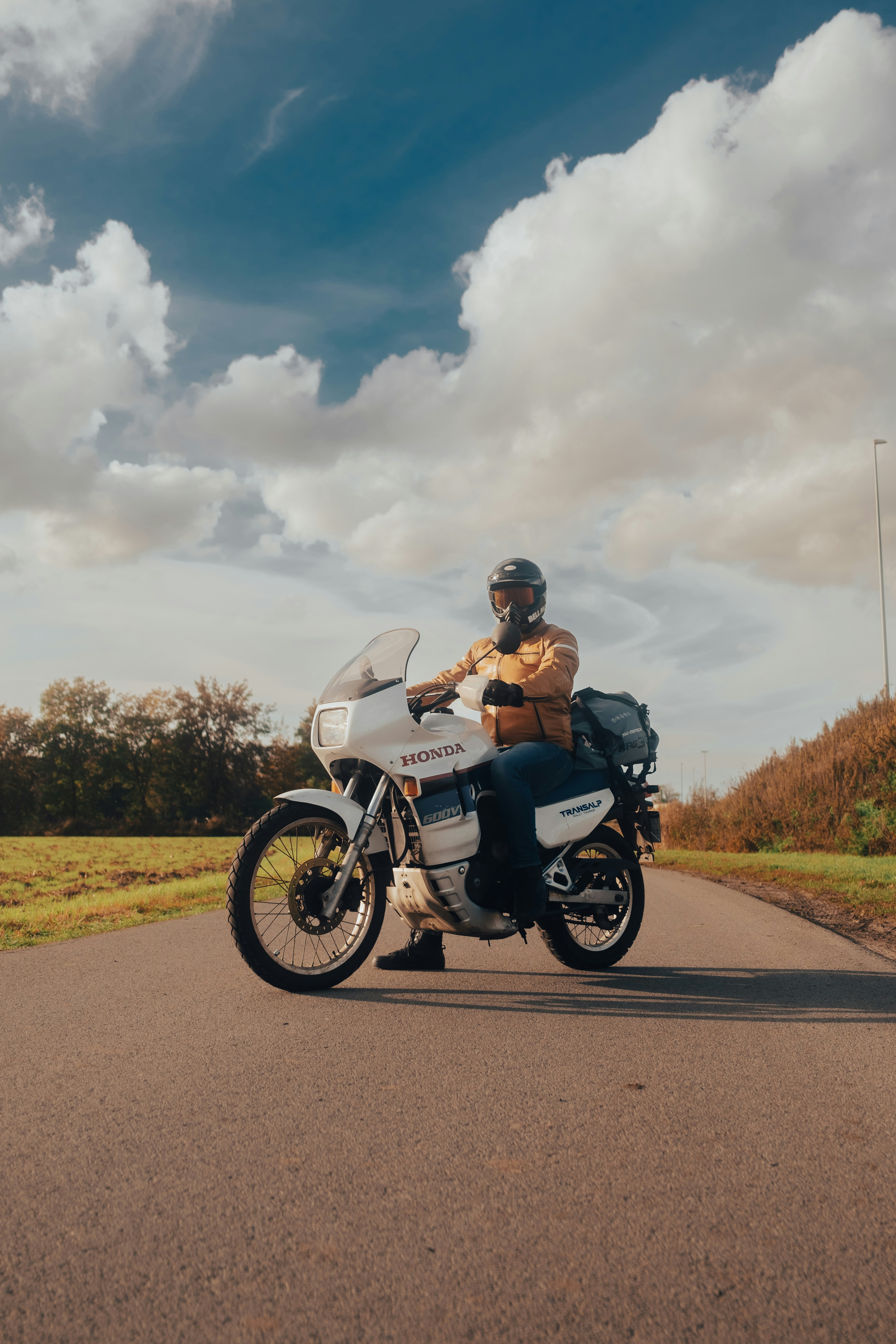 Photo by lorenzohamers