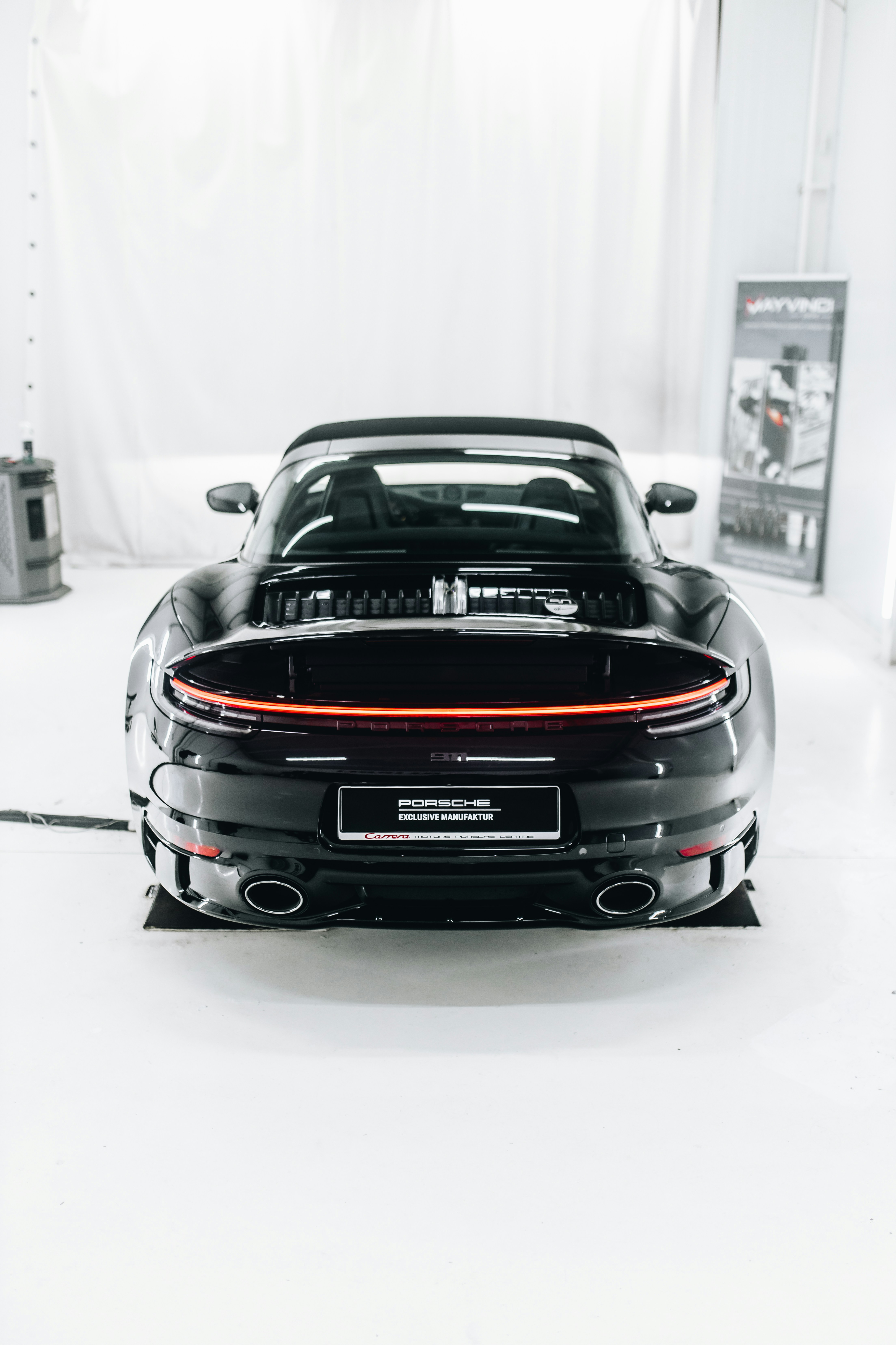 Photo by lorenzohamers