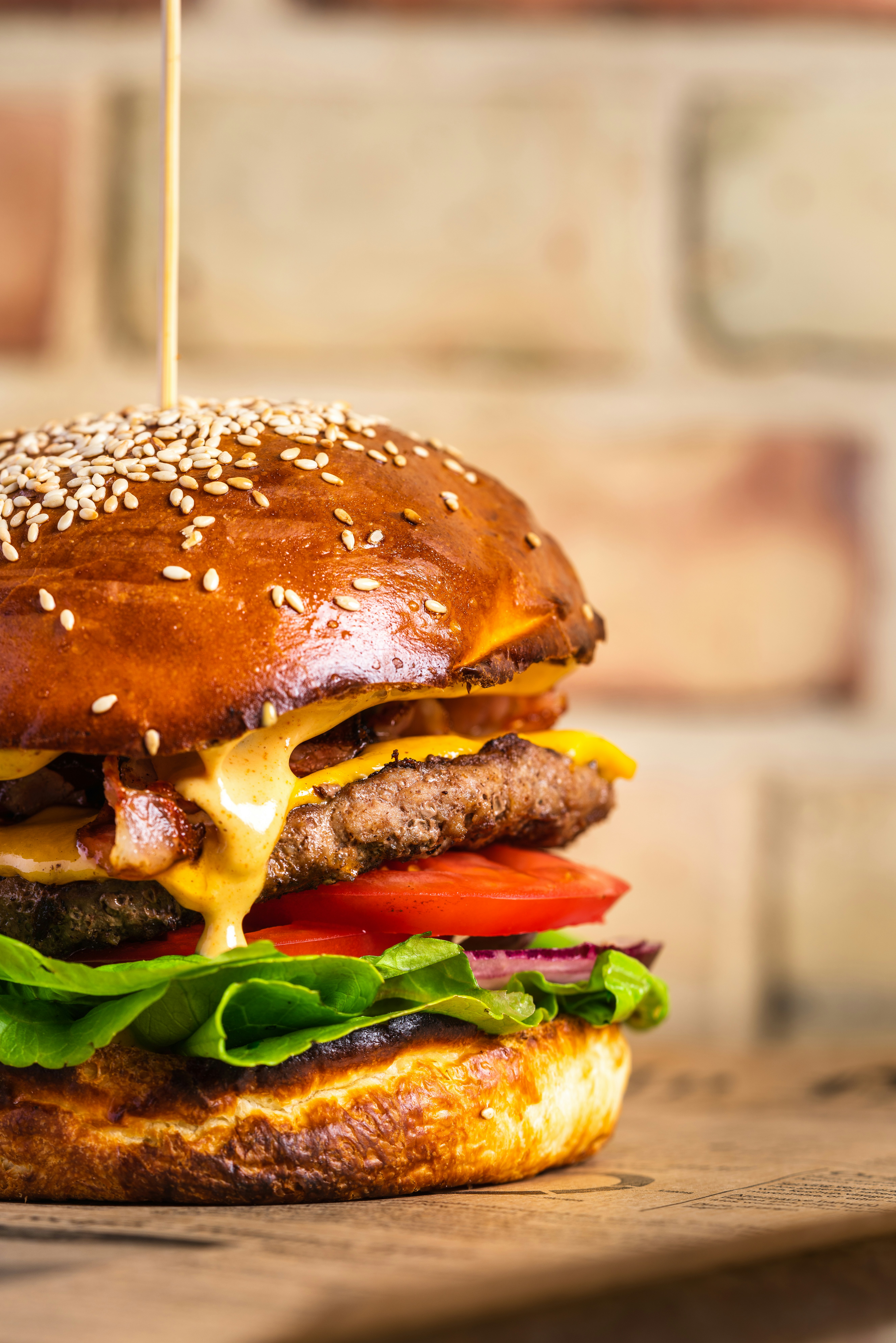 Foto zum Thema Ein Cheeseburger mit Sesambrötchen – Kostenloses Bild zu ...