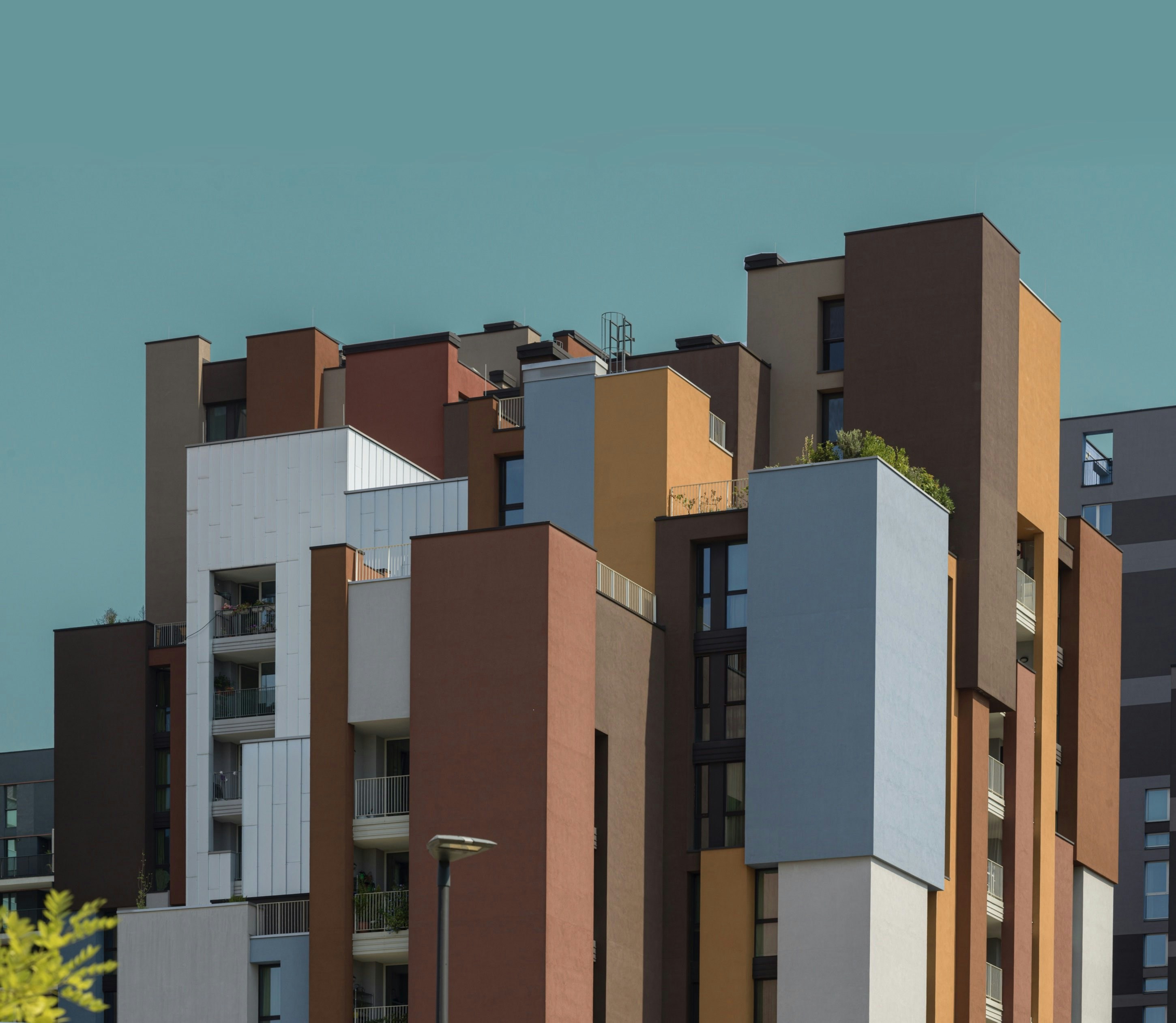 A group of buildings photo – Free City building Image on Unsplash