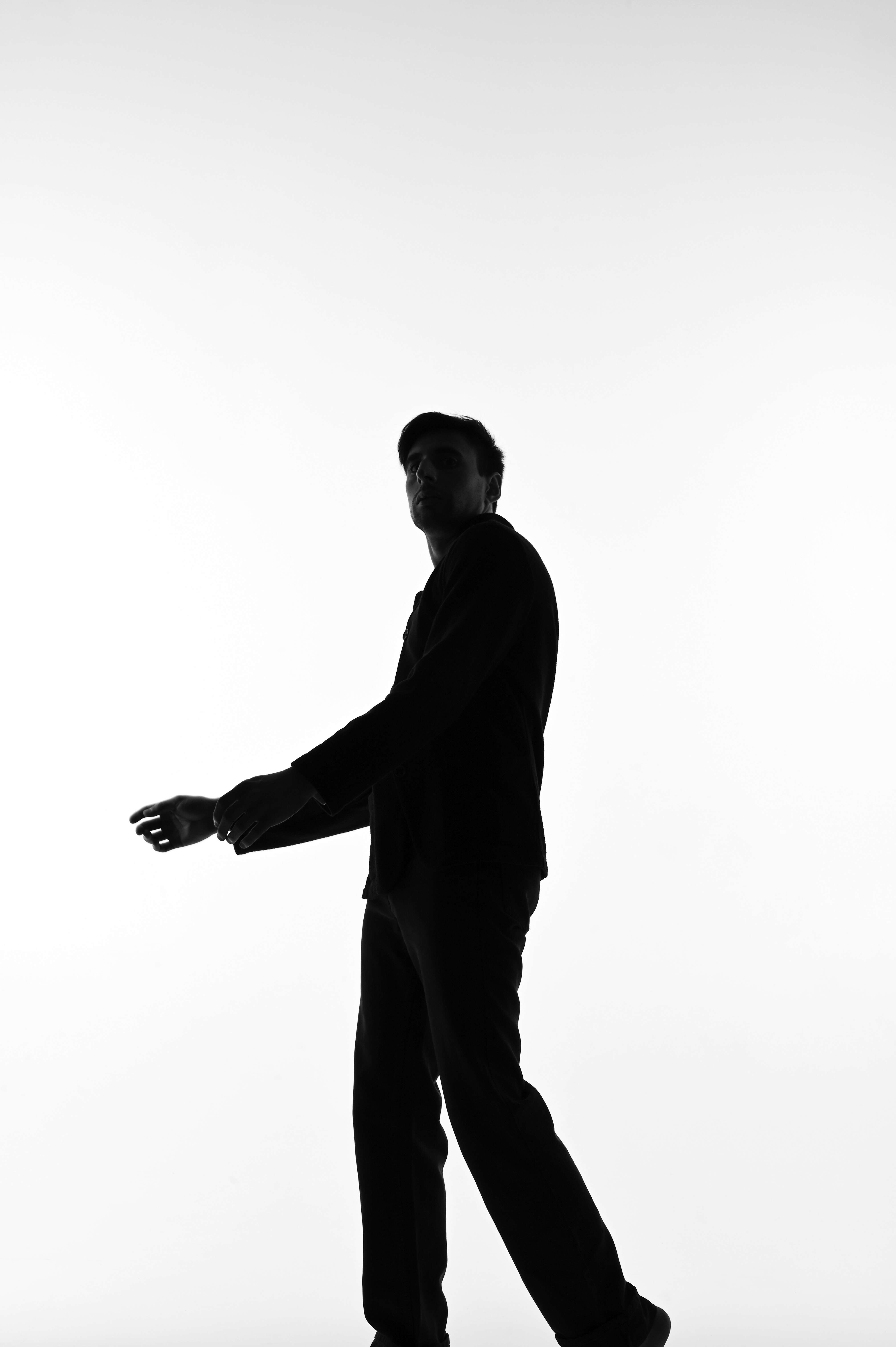 gray computer monitor