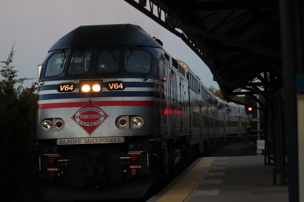 a train at a train station