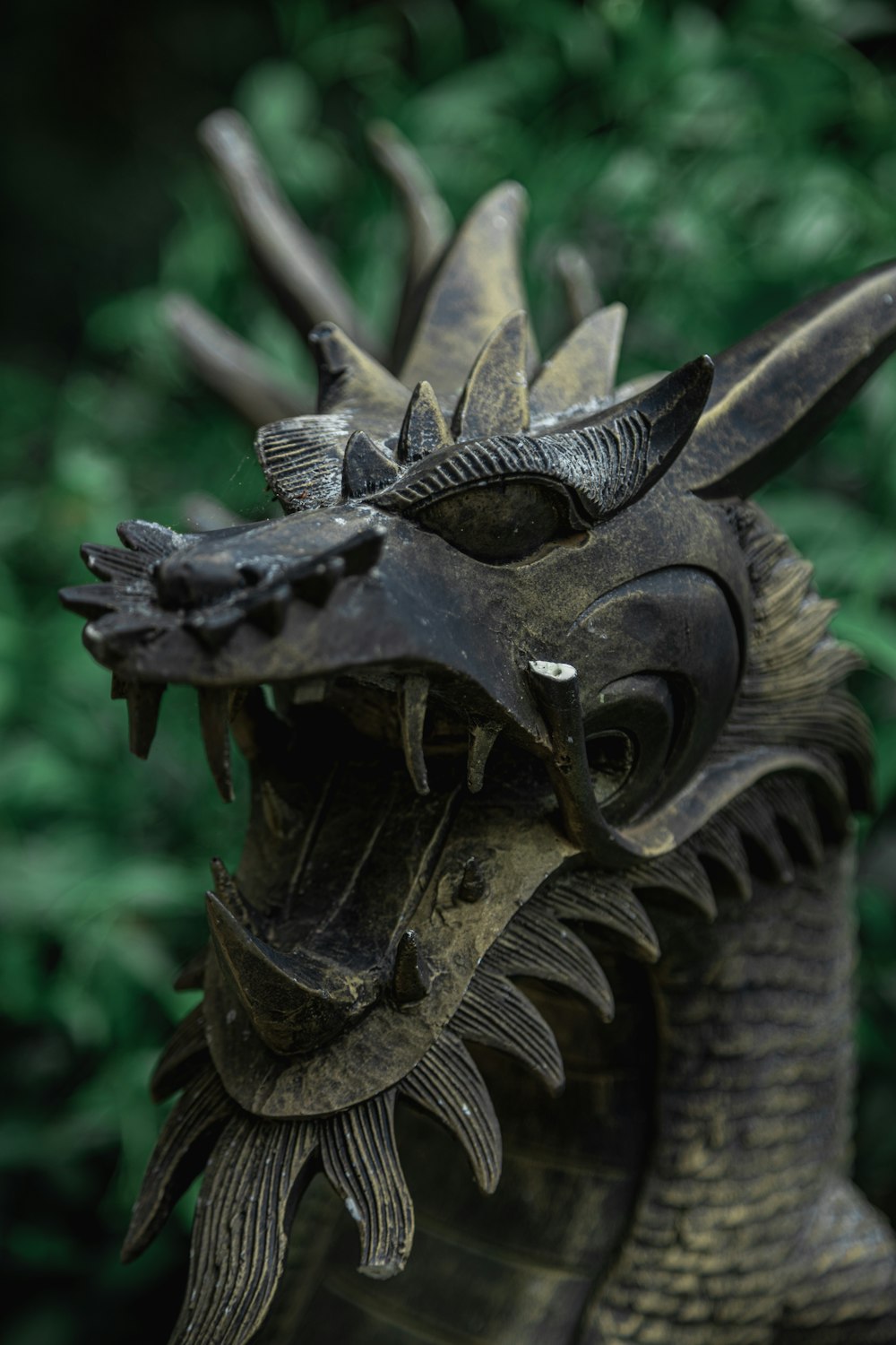 a statue of a dragon