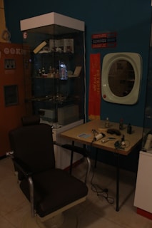 a chair in front of a desk