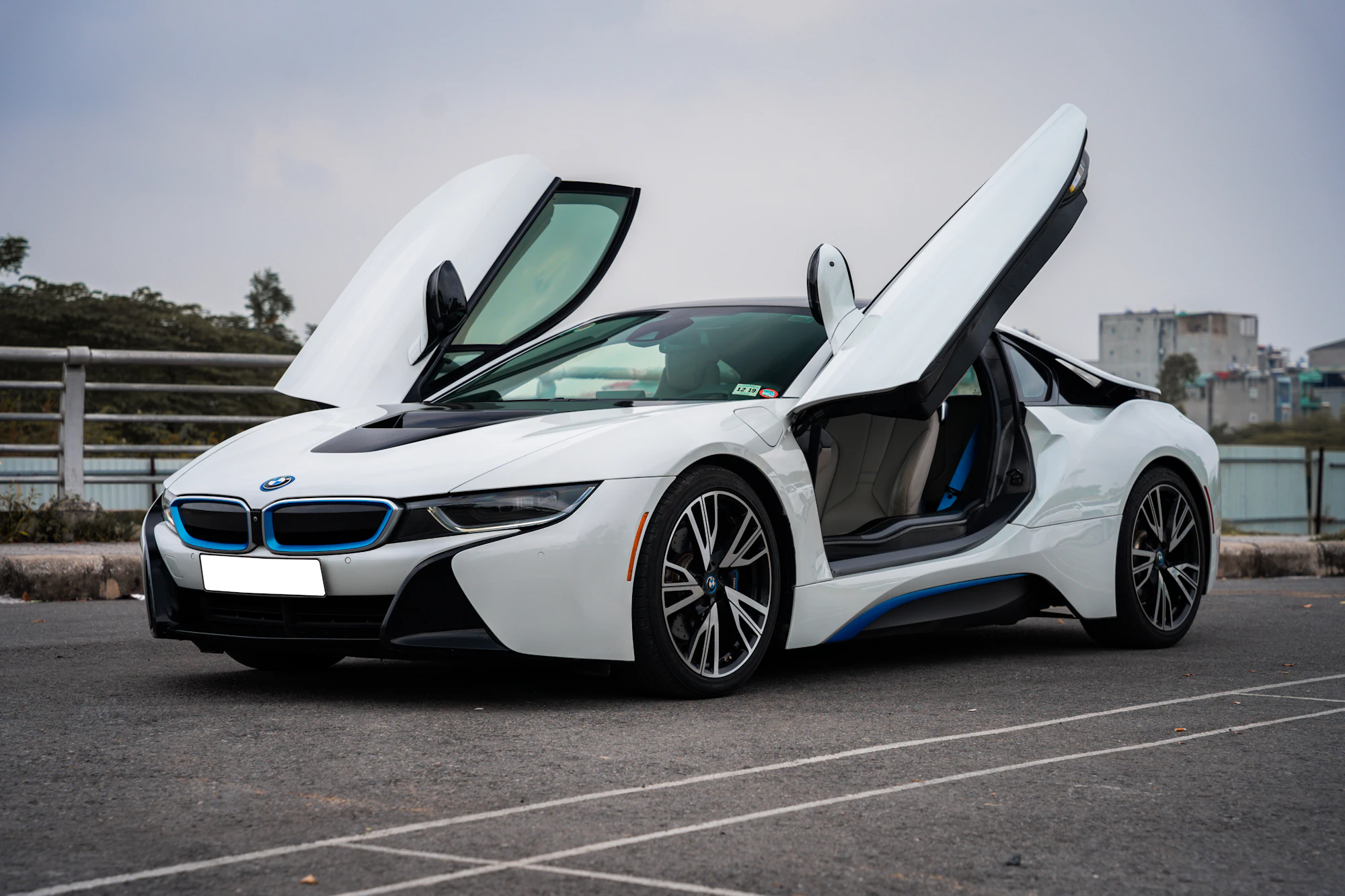2015 BMW i8 thumbnail 2