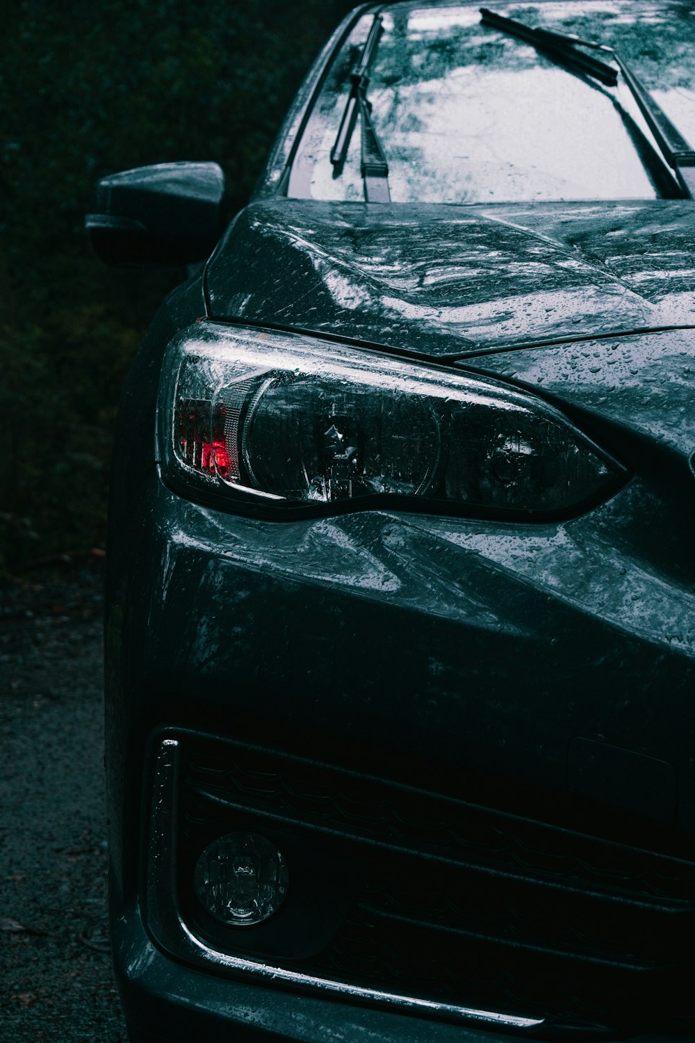 L’avant d’une voiture noire