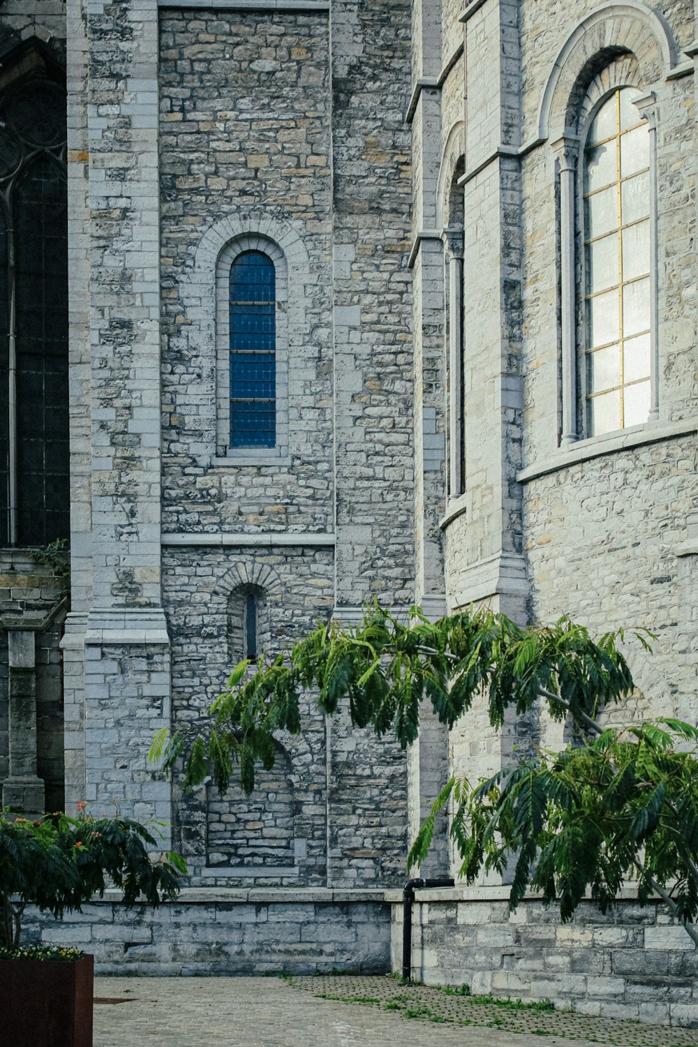 a stone building with windows