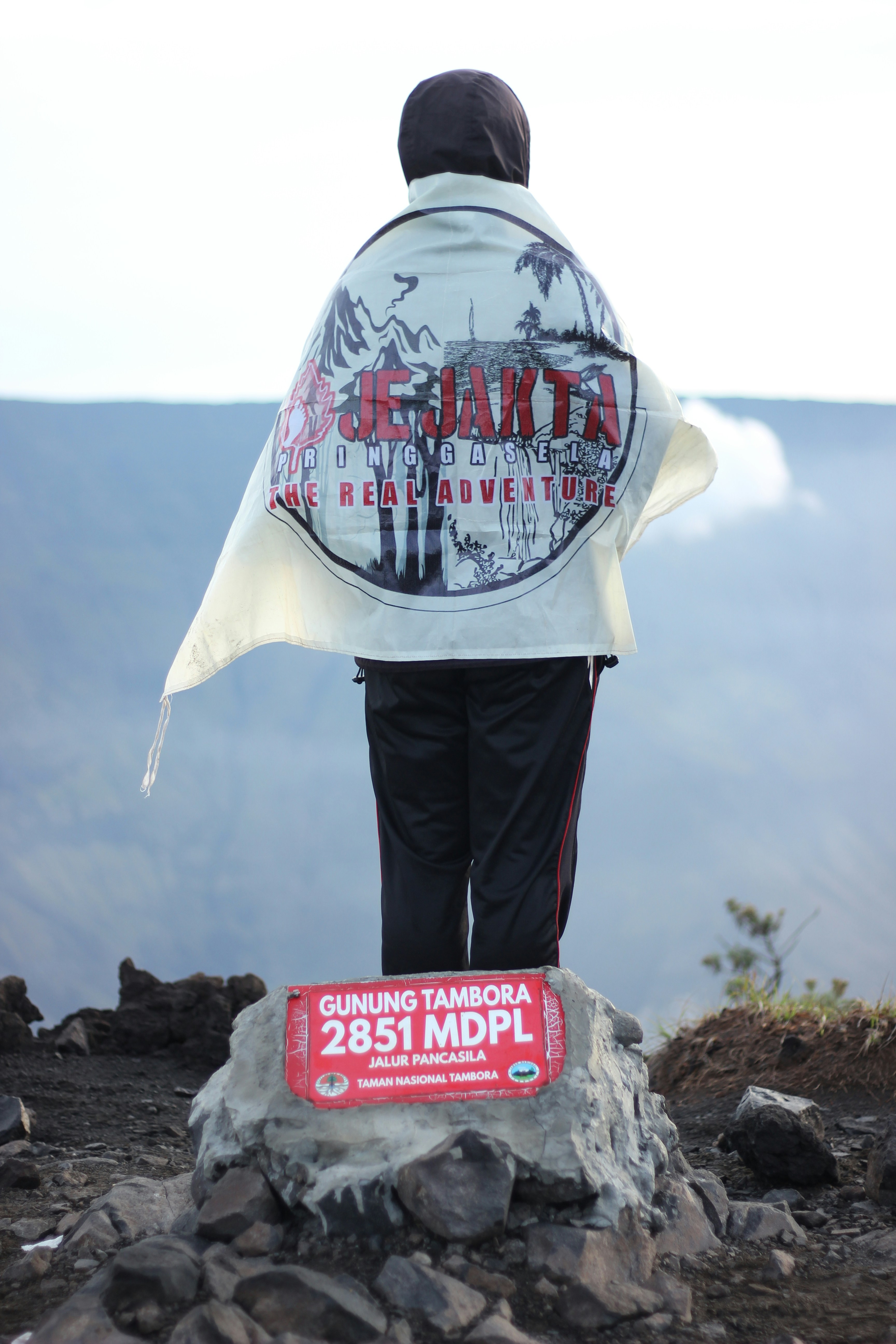 adventure travel wallpaper, wallpaper, Overlanding First Aid Kits: Essentials for Remote Travel 4