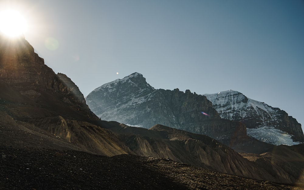 a snowy mountain range