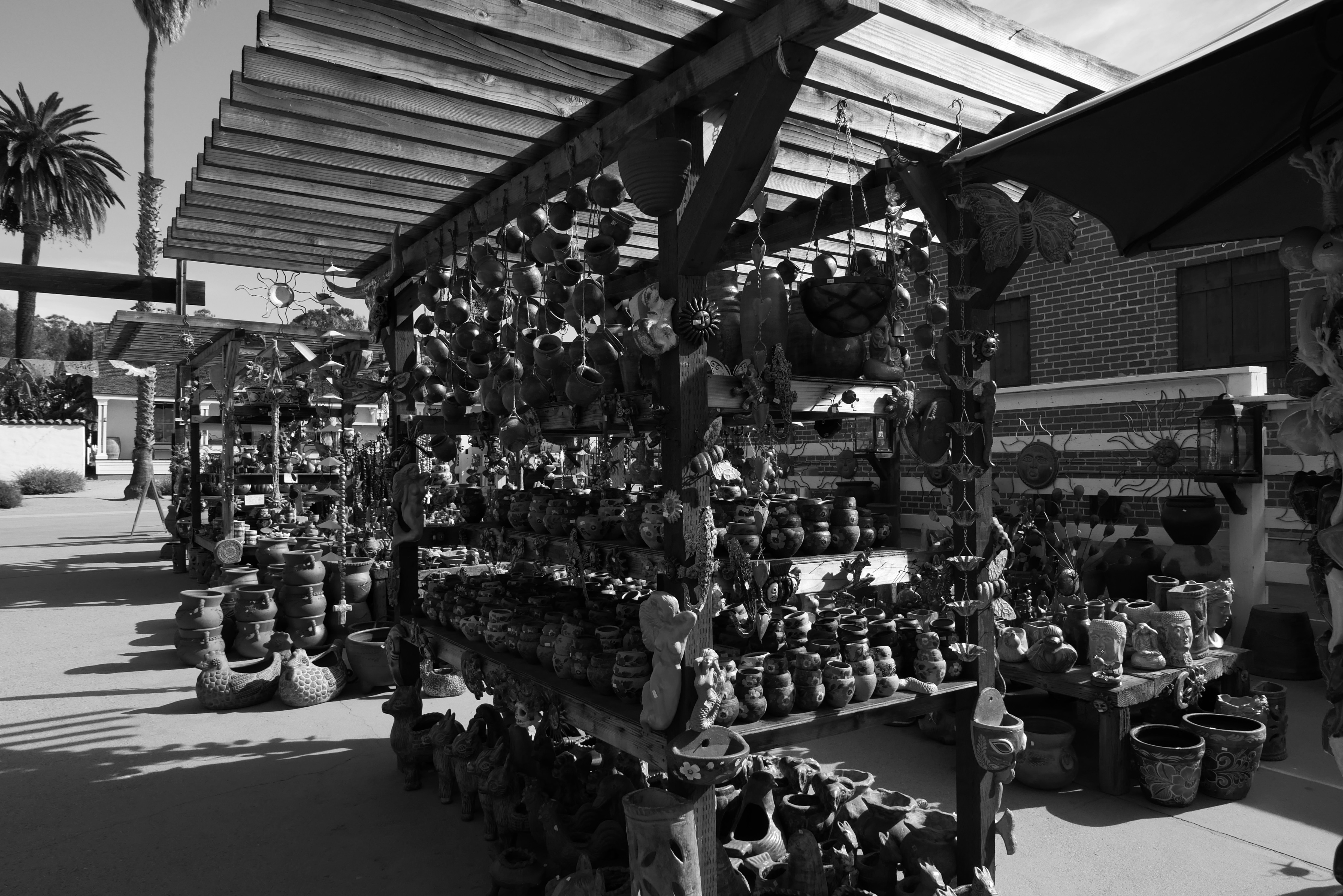 Ein Geschäft mit vielen Schuhen