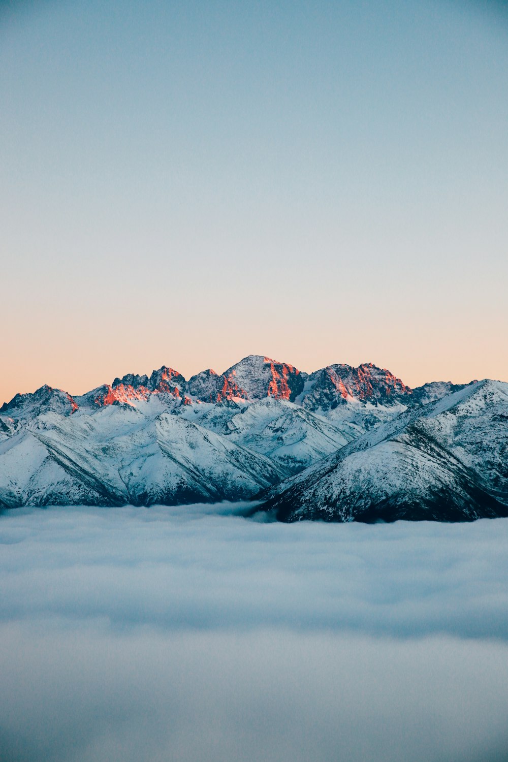 a snowy mountain range