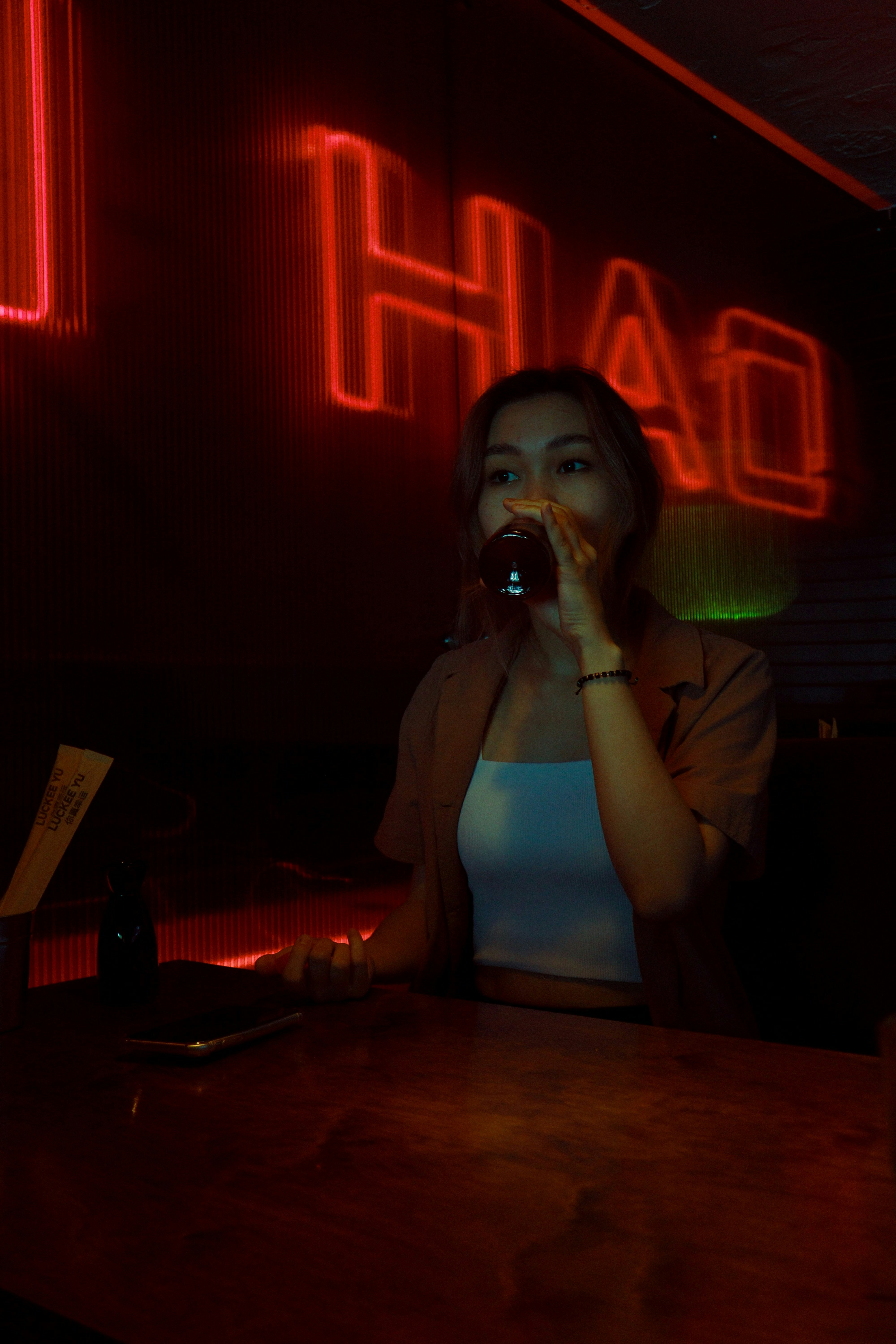 Jane Doe 가사 속 숨겨진 의미 및 미스터리한 분위기를 살리는 노래방 연출법 이미지1