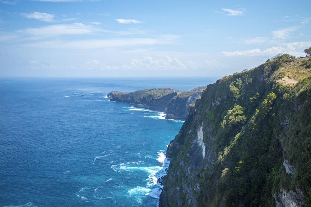 a rocky coast line