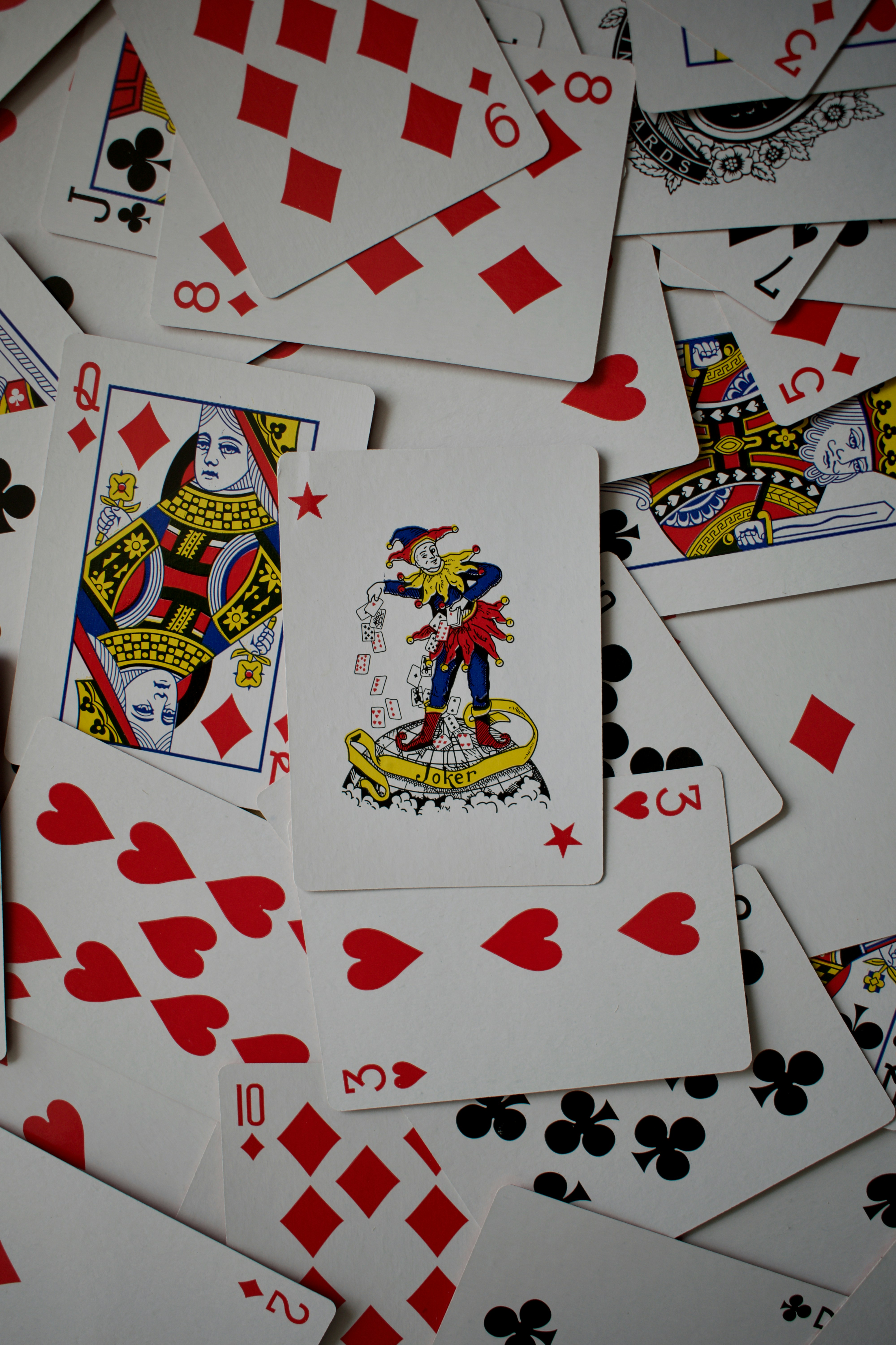 photo-1667833719242-8664faf89941?ixid=M3wxMjA3fDB8MXxzZWFyY2h8MTF8fHBva2VyJTIwZ2FtZXxlbnwwfHx8fDE3NjkxODQ0NjV8MA\u0026ixlib=rb-4.1.0