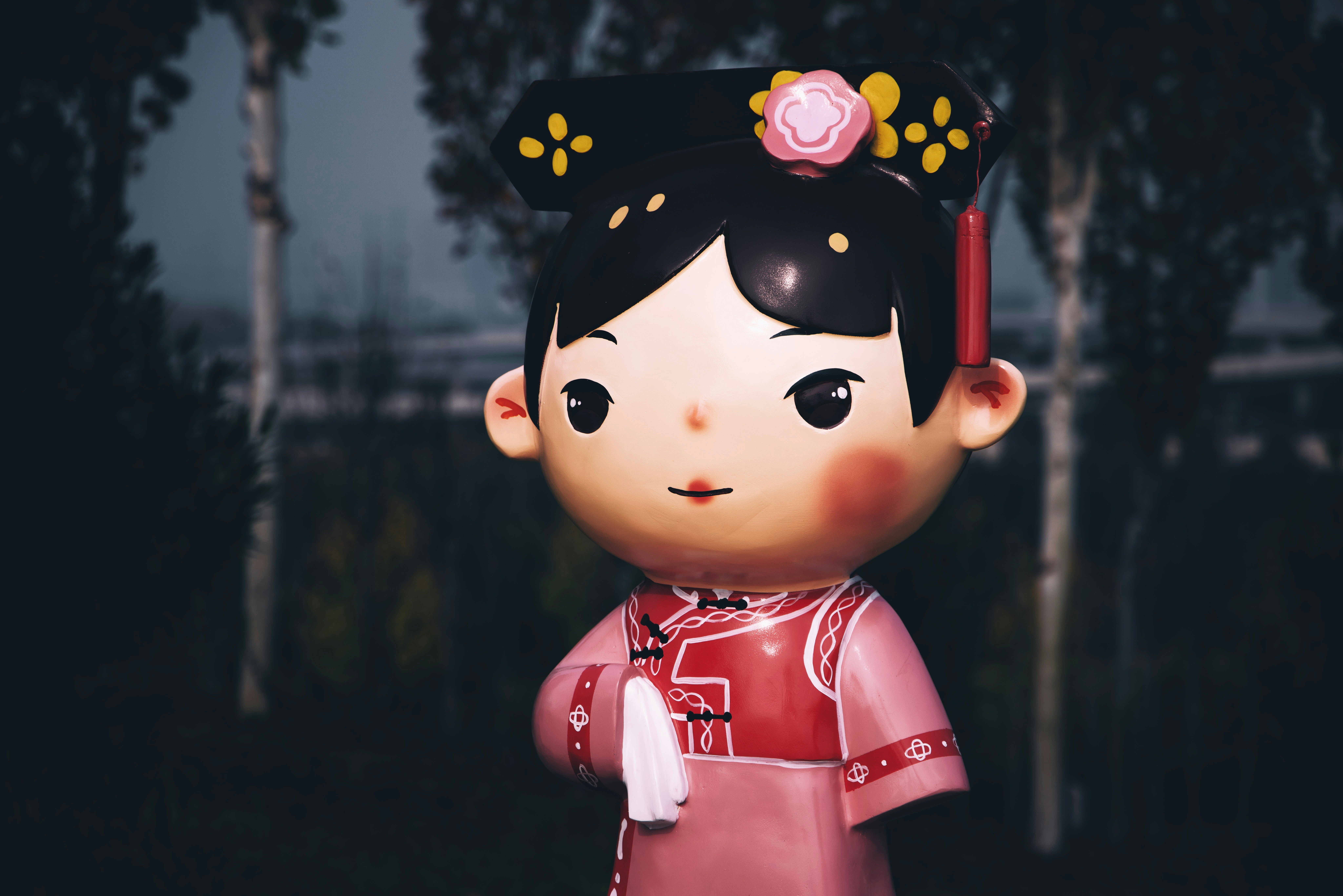 Zhengzhou, Fall-11/07/2022: Traditional Girl Pink