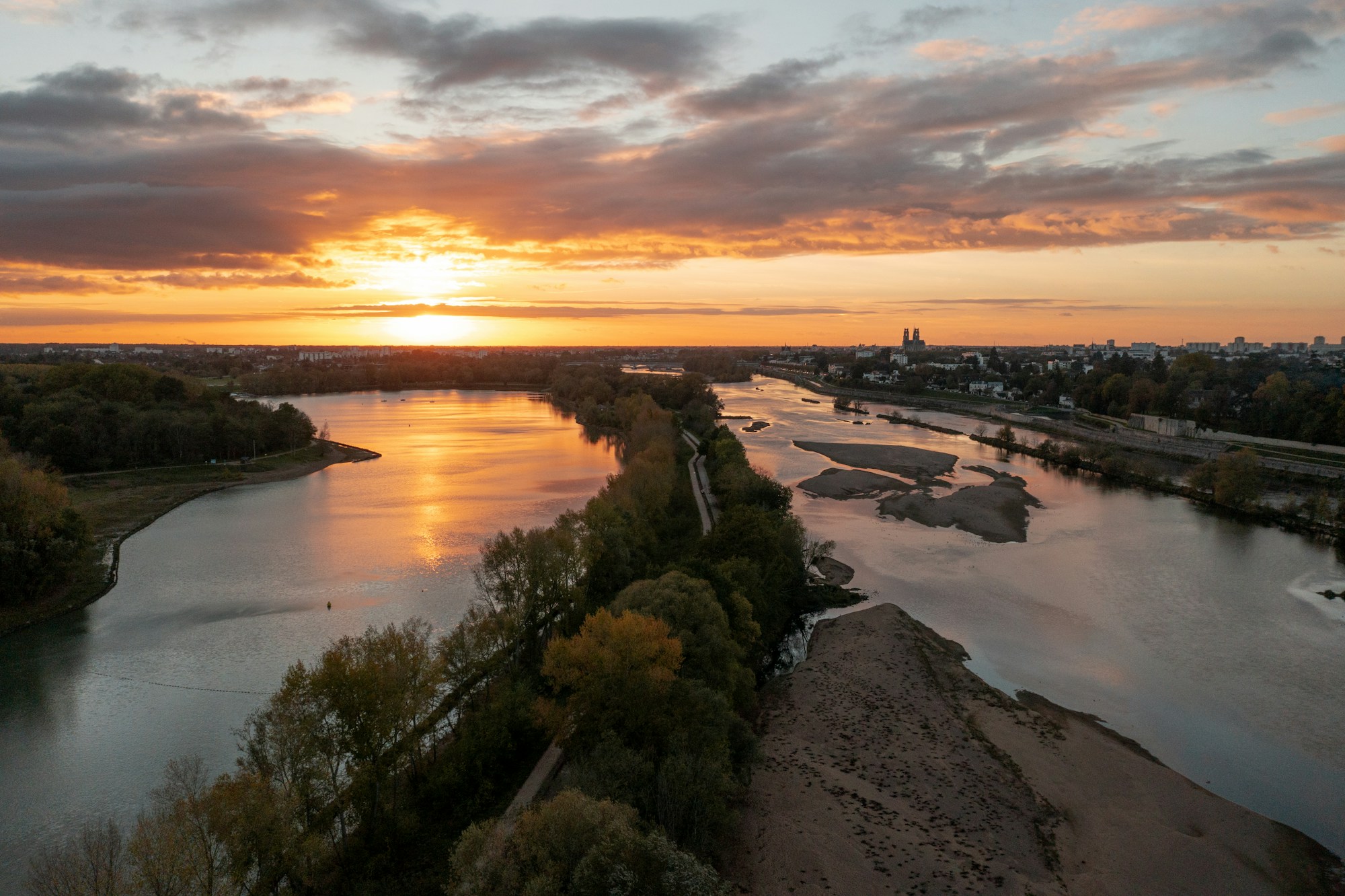 Optimal Weather & Season Guide for Orléans: Best Months to Visit