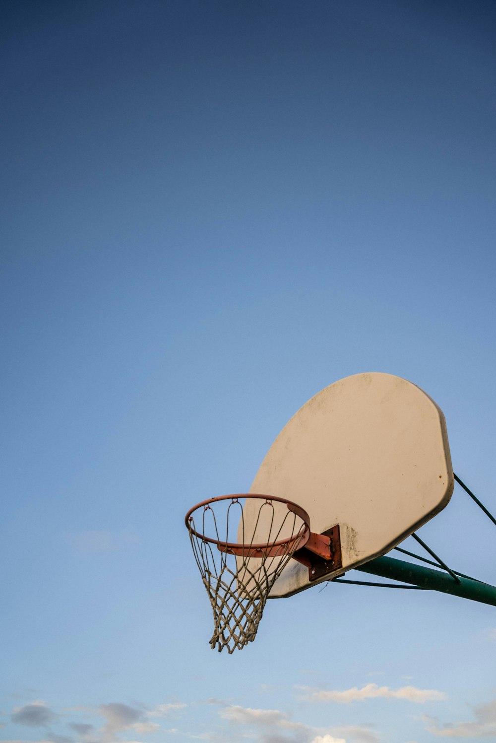 a basketball hoop with a net