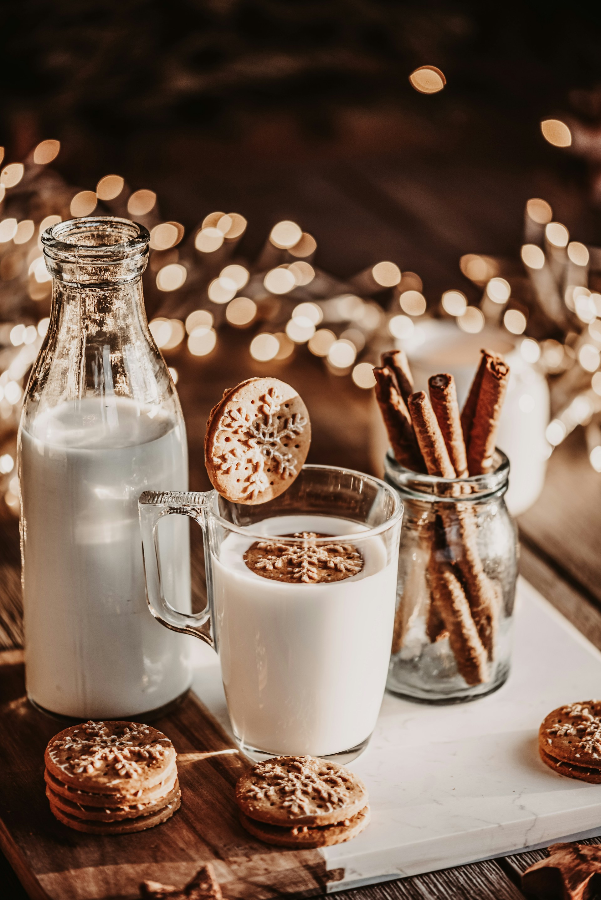 black and white bed linen