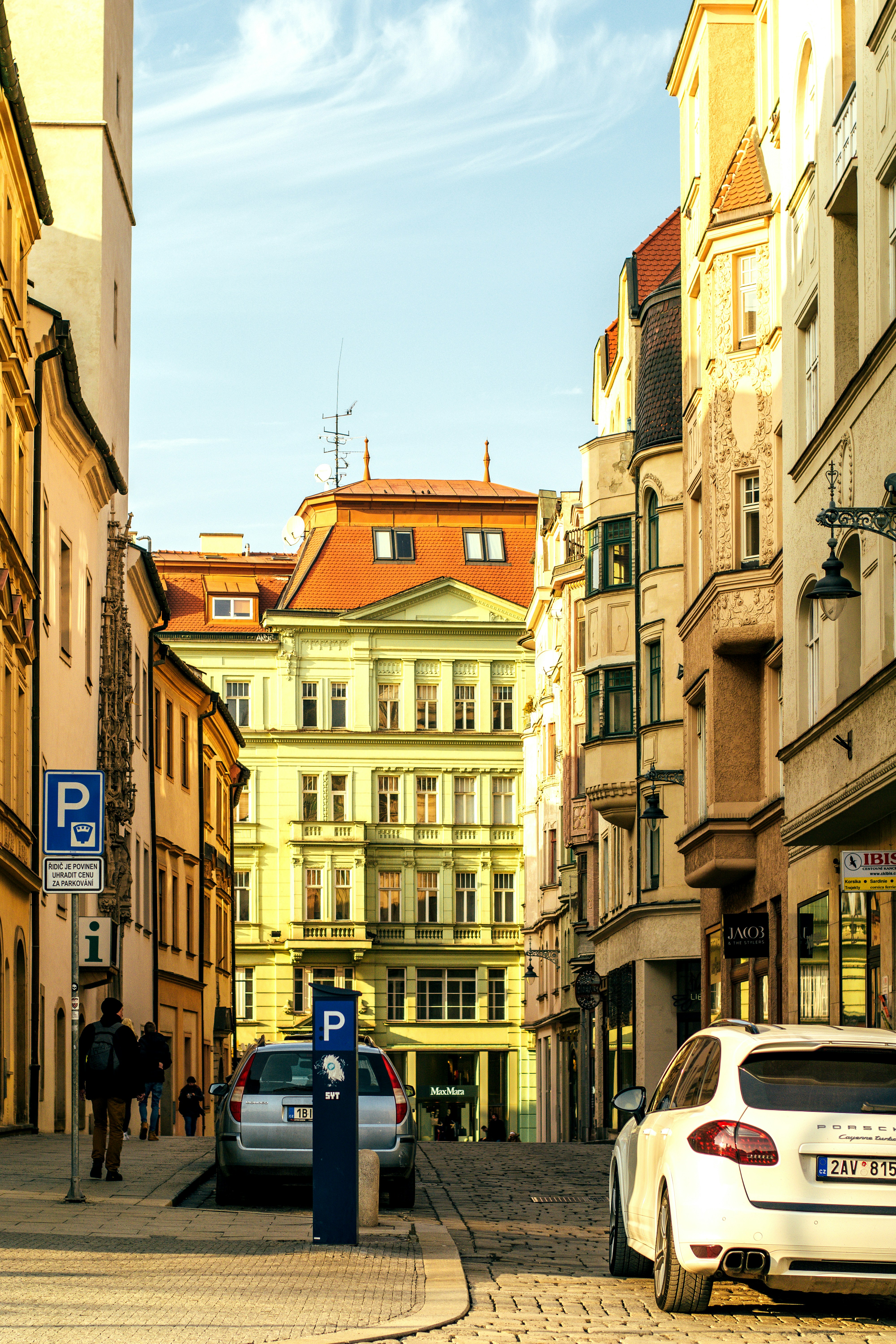 Photo by eugenivy_now