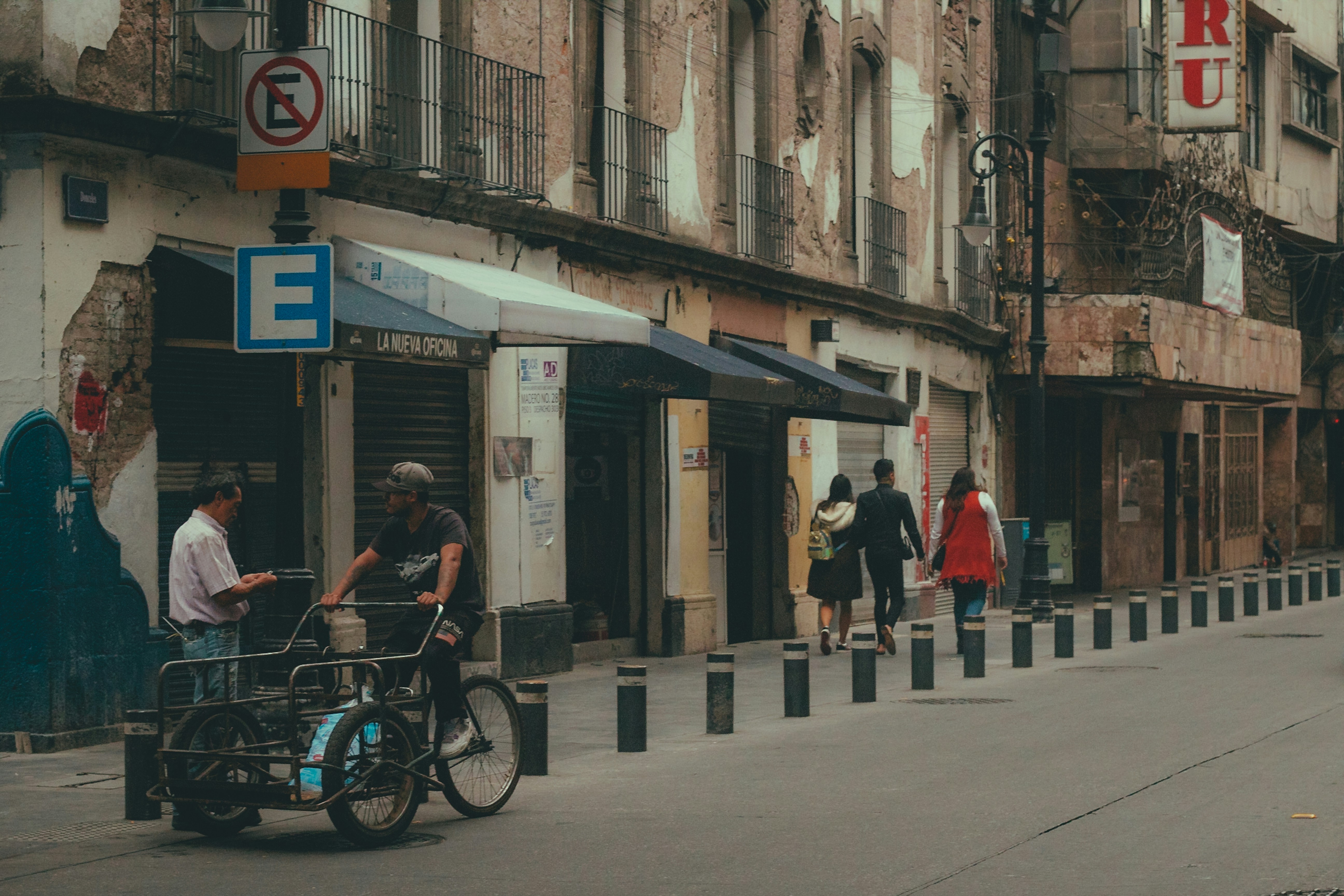 Photo by chrisluengas