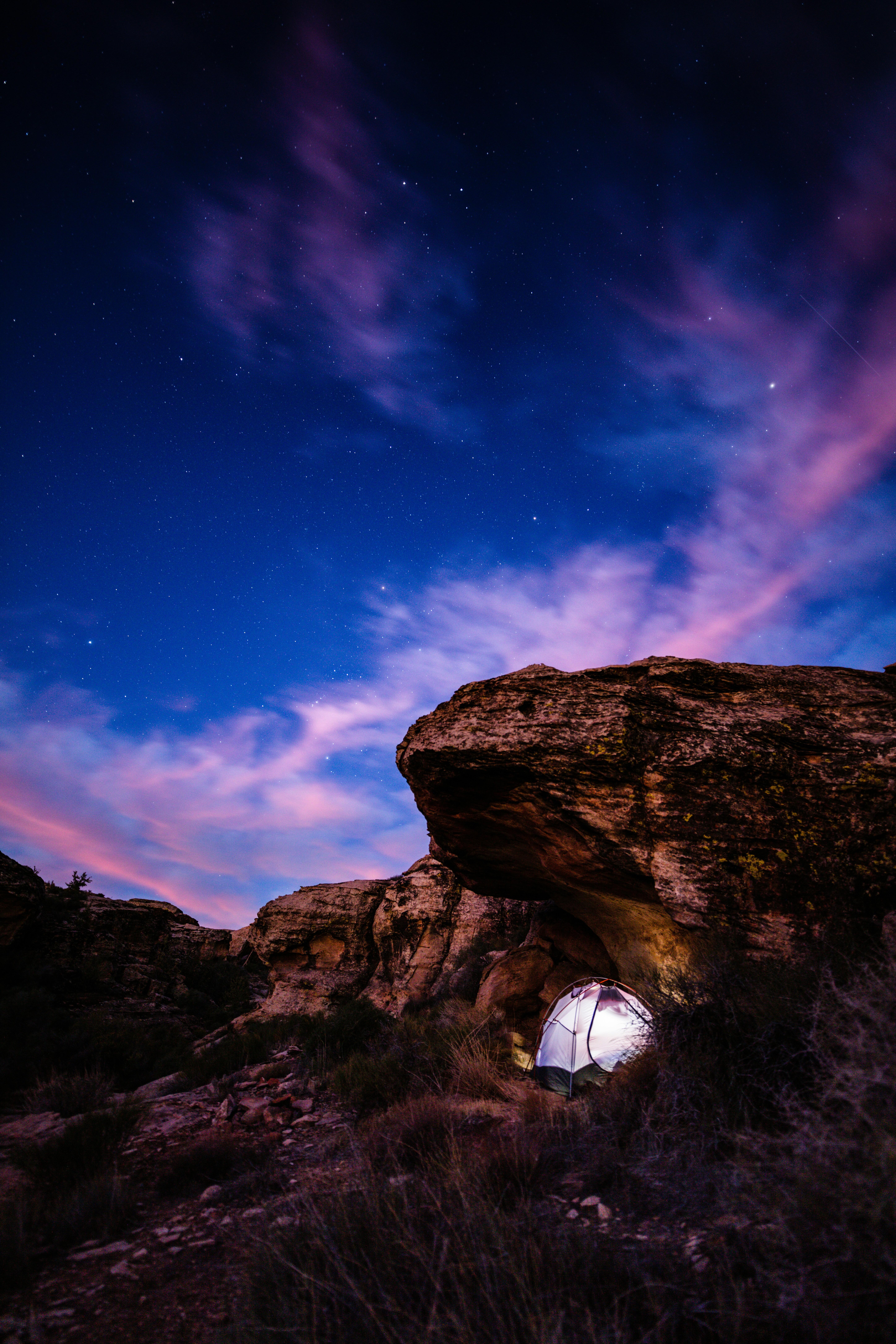 Photo by worldsbetweenlines