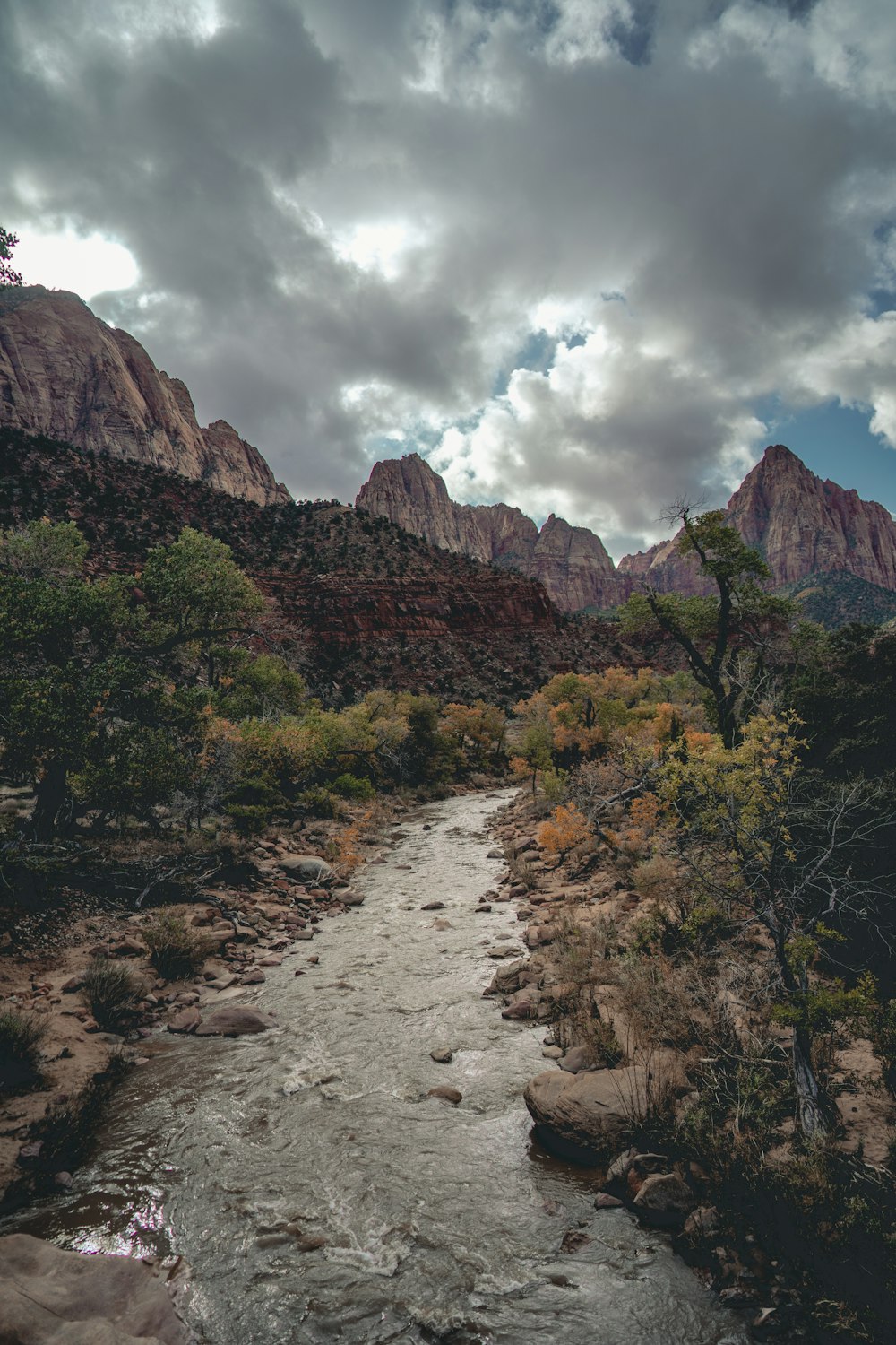 a river running through a canyon