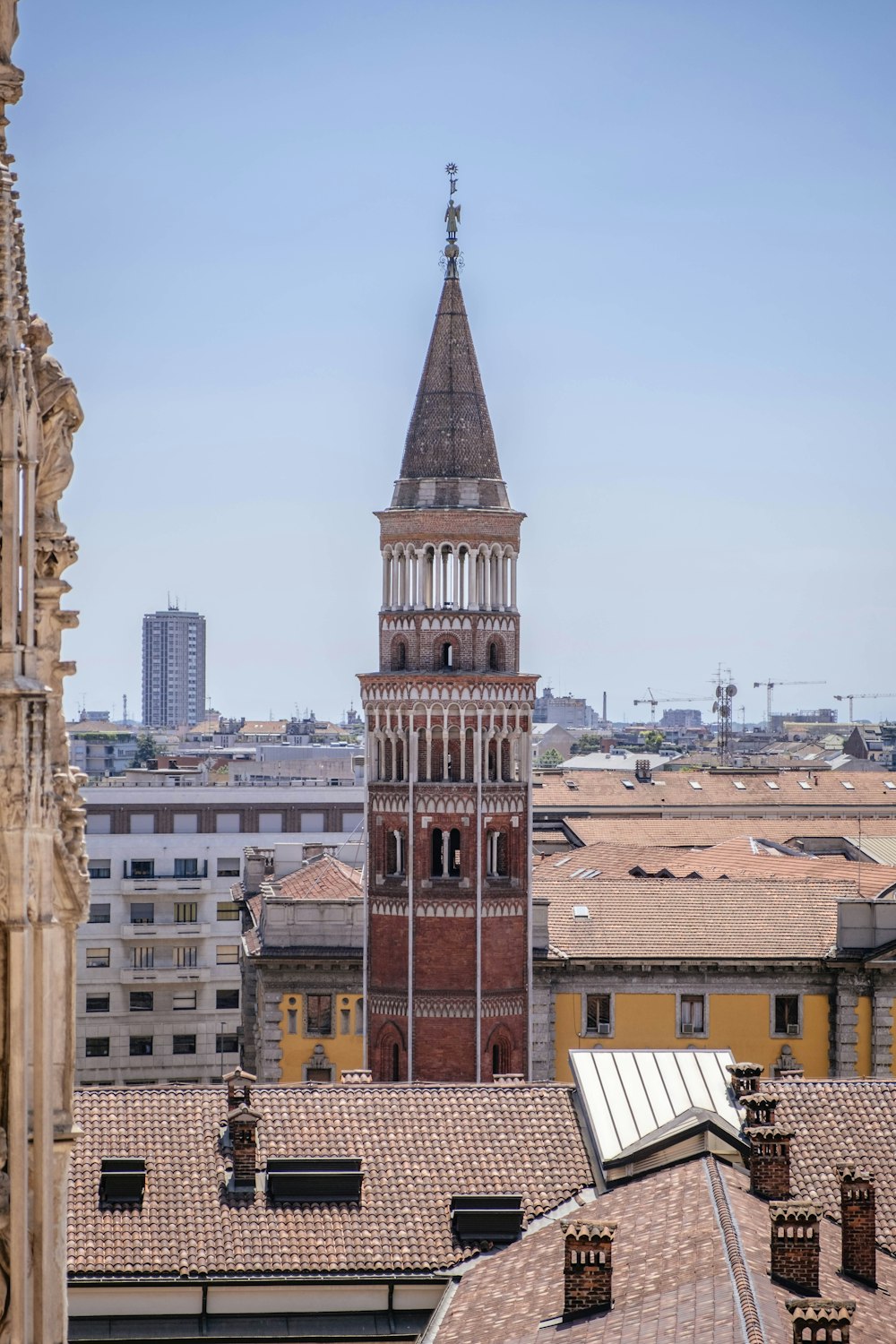 a tall building with a pointy top