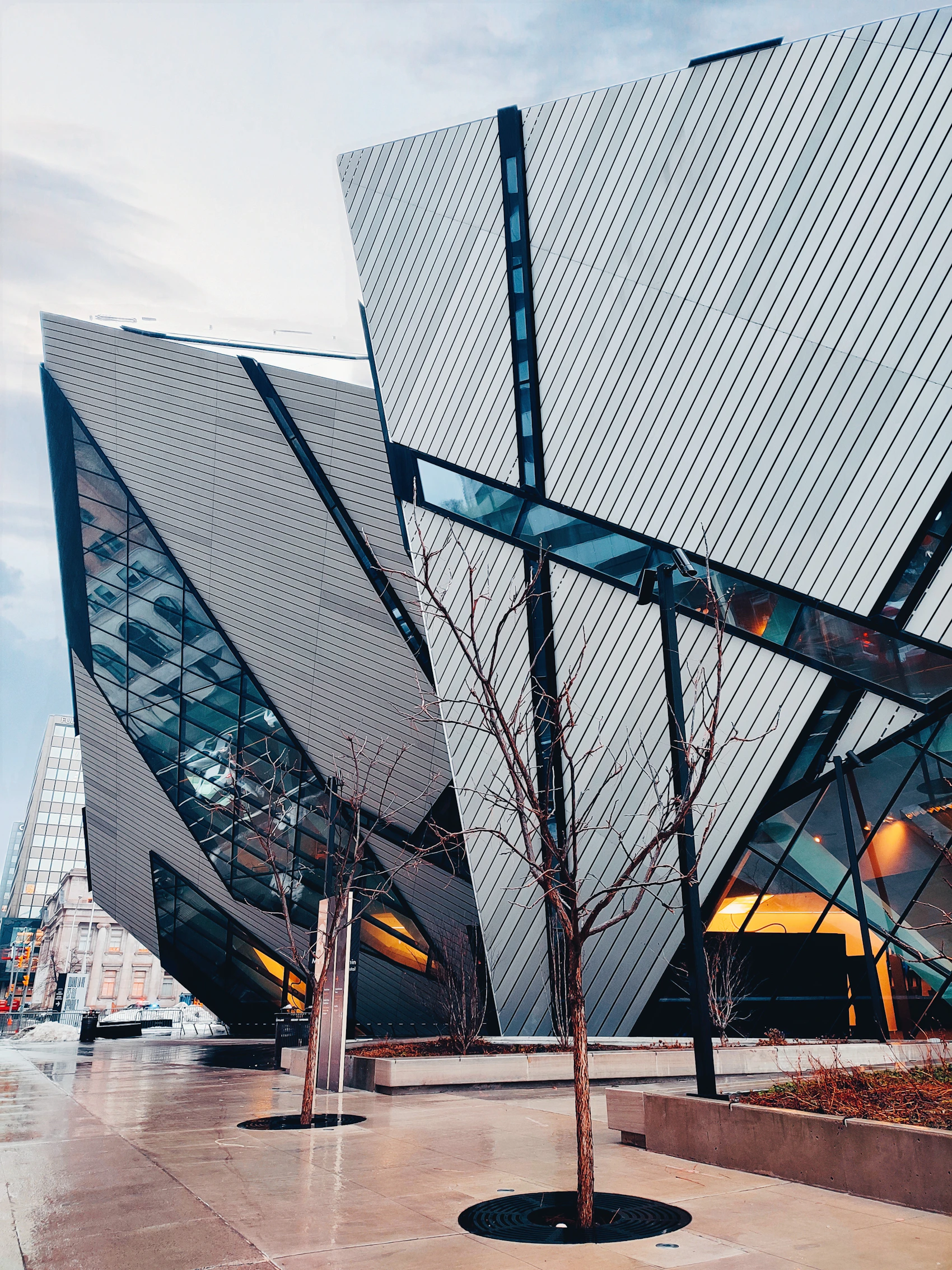 The angular glass and aluminium façade of the Royal Ontario Museum in Toronto