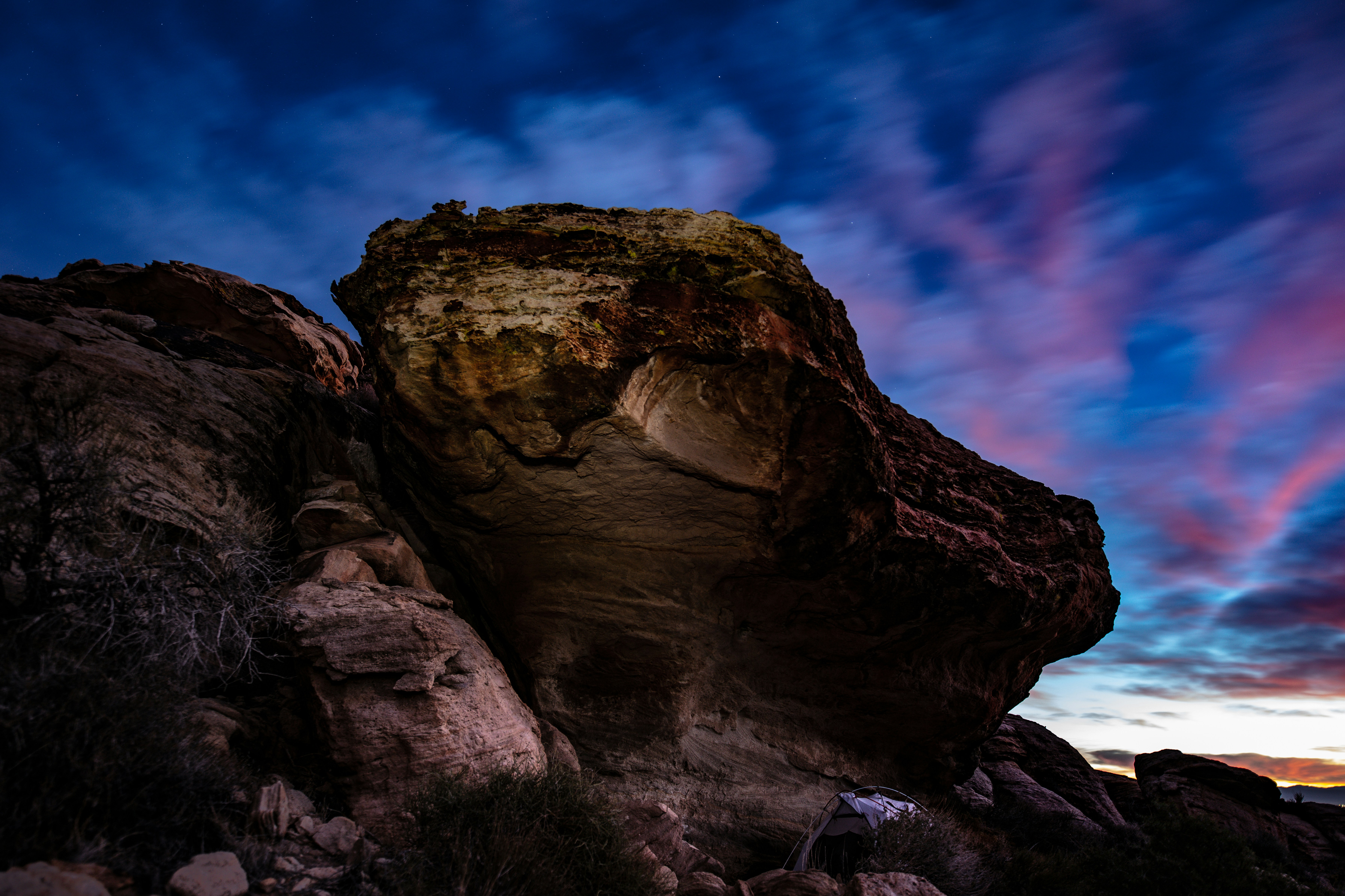 Photo by worldsbetweenlines