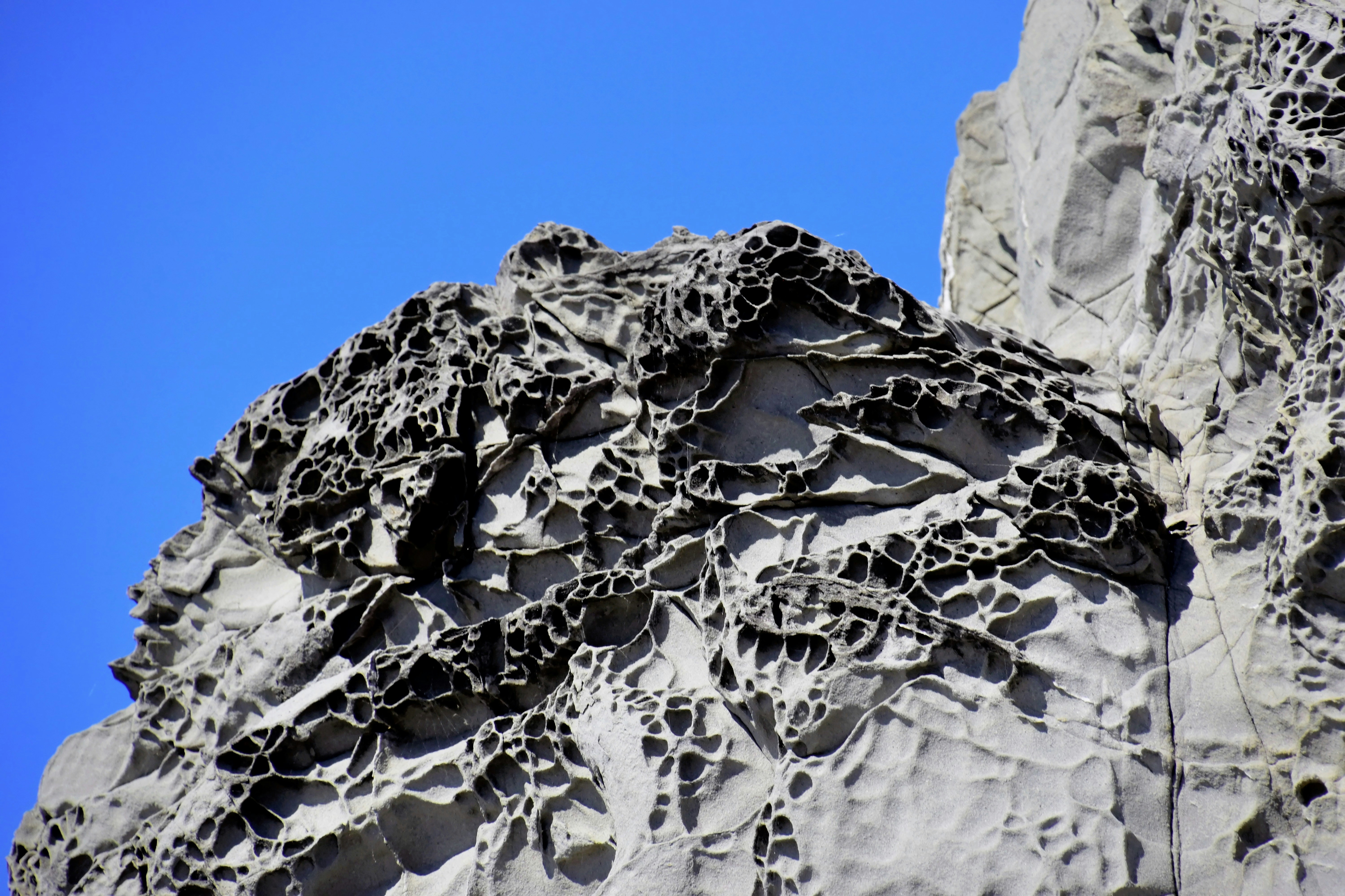 What Moon Rocks Tell Us About Solar Magnetic Fields (image credits: unsplash)
