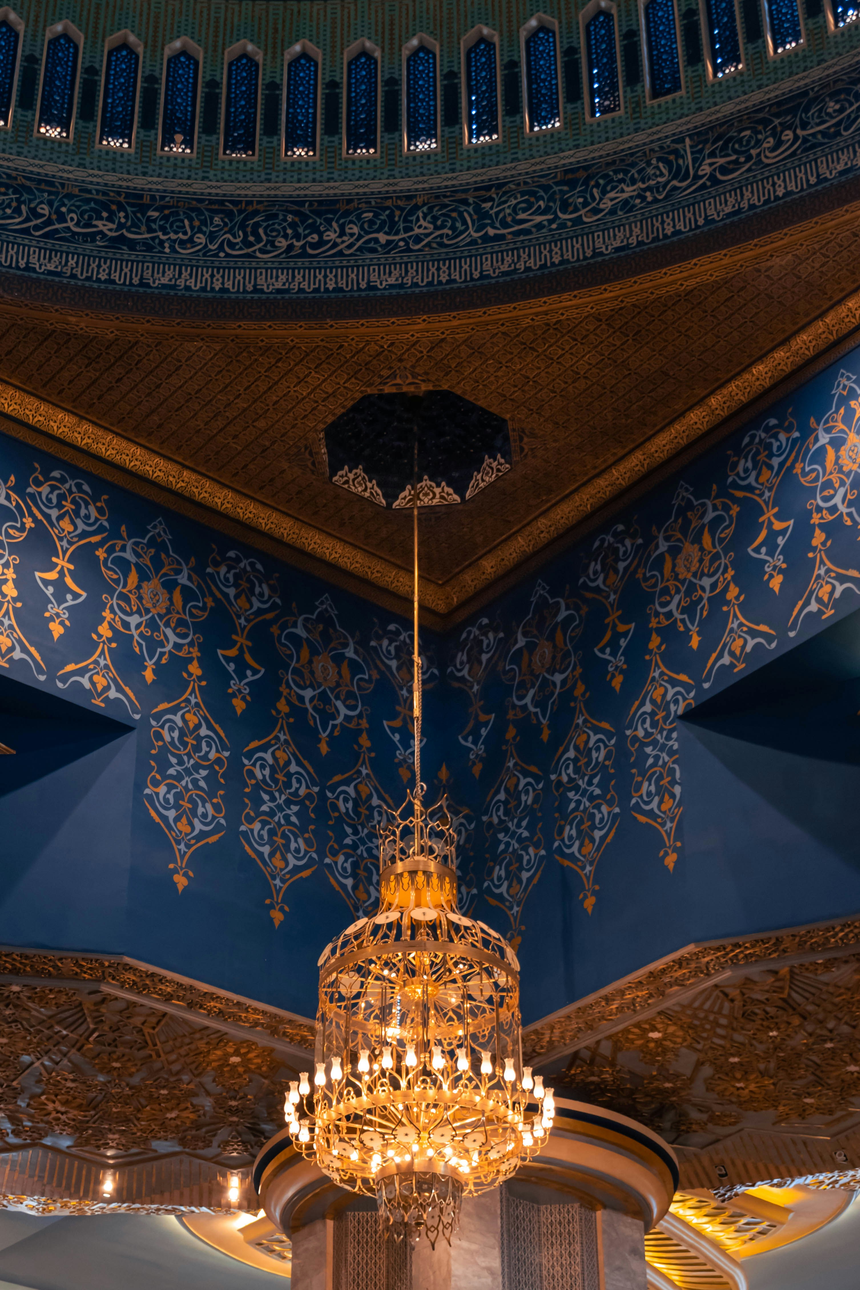 photo-1668023020358-c7e4bc140dfb?ixid=M3wxMjA3fDB8MXxzZWFyY2h8MTB8fCVEMCU5QiVEMSU4MSVEMCVCNCUyMDI1fGVufDB8fHx8MTczNDM3MzQ3OHww\u0026ixlib=rb-4.0.3